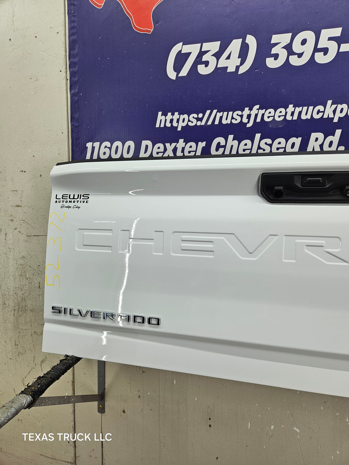 2019-2024 Chevrolet Silverado 2500 3500 Truck Tailgate