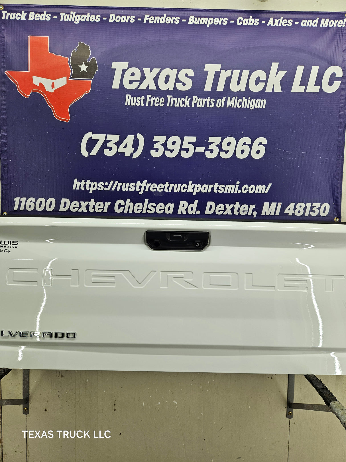 2019-2024 Chevrolet Silverado 2500 3500 Truck Tailgate