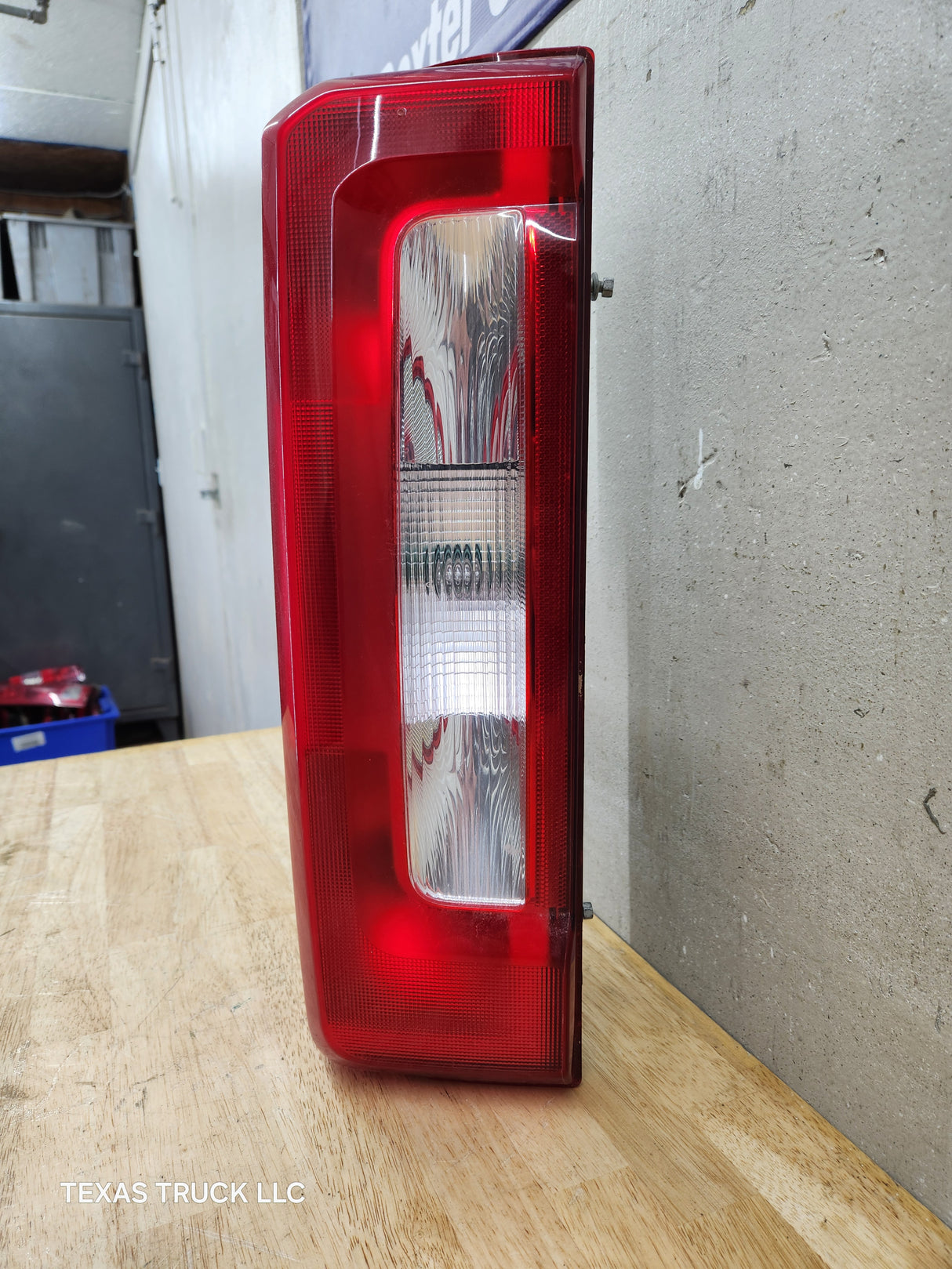 2023-2024 Ford Super Duty F250 F350  LH Driver Side Tail Light