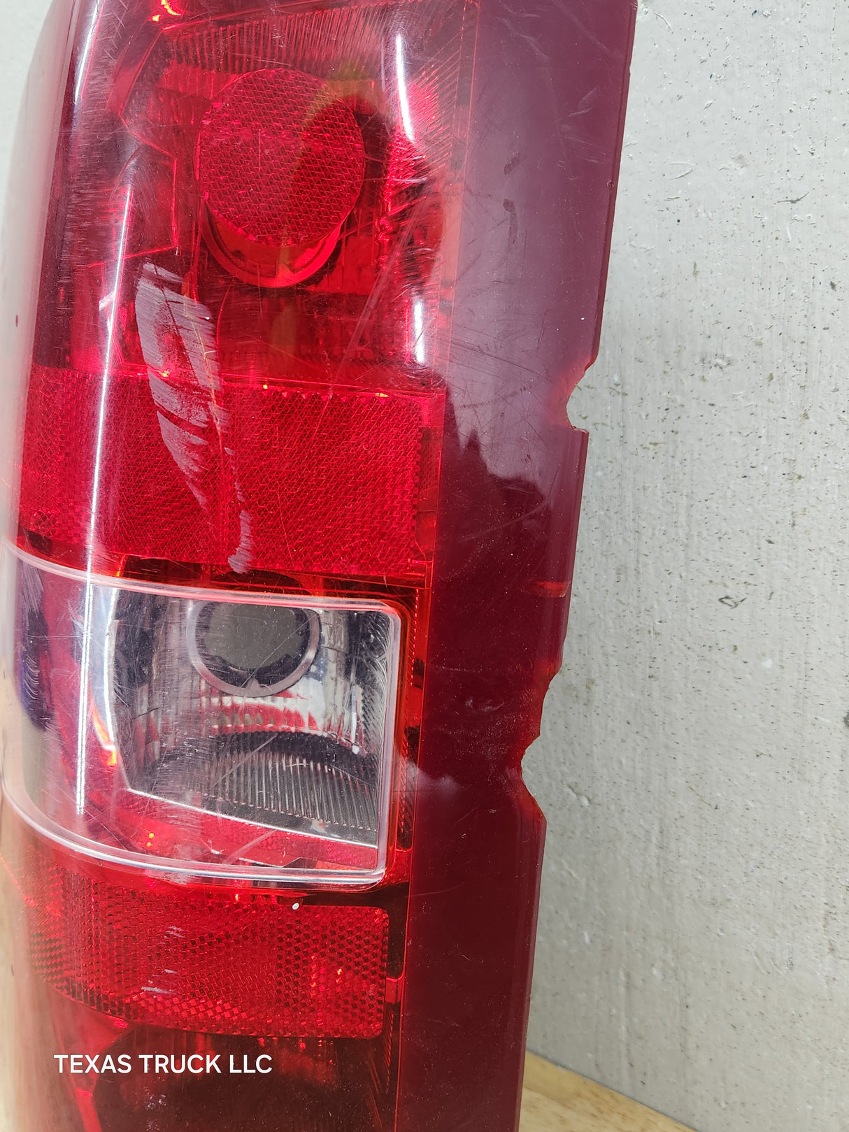 2007-2013 Chevrolet Silverado 1500 2500 3500 LH Driver Side Tail Light