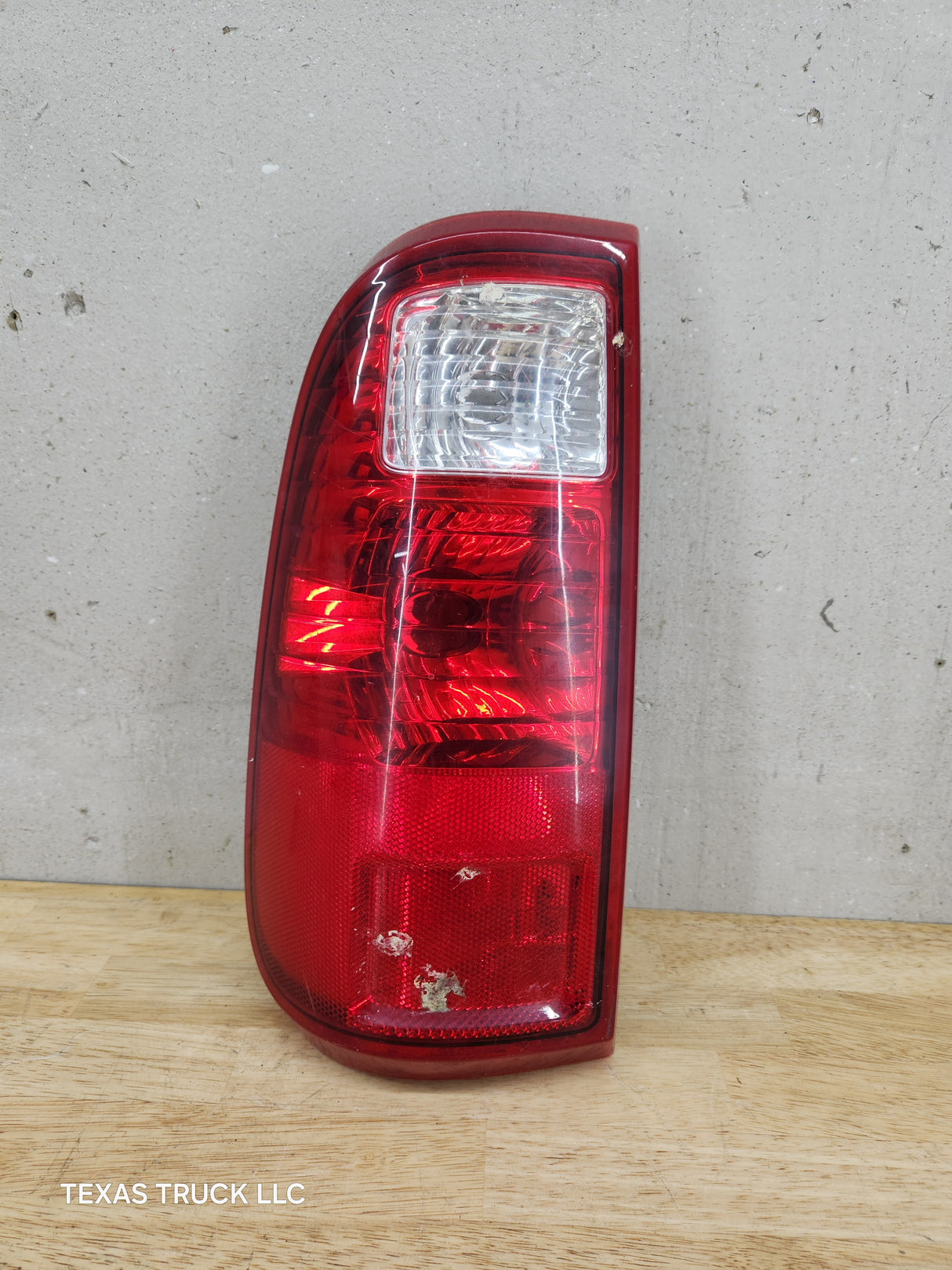 2008-2016 Ford Super Duty F250 F350 F450 F550 LH Driver Side Tail Light