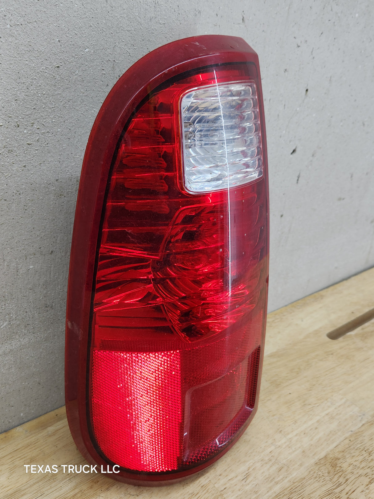 2008-2016 Ford Super Duty F250 F350 F450 F550 LH Driver Side Tail Light