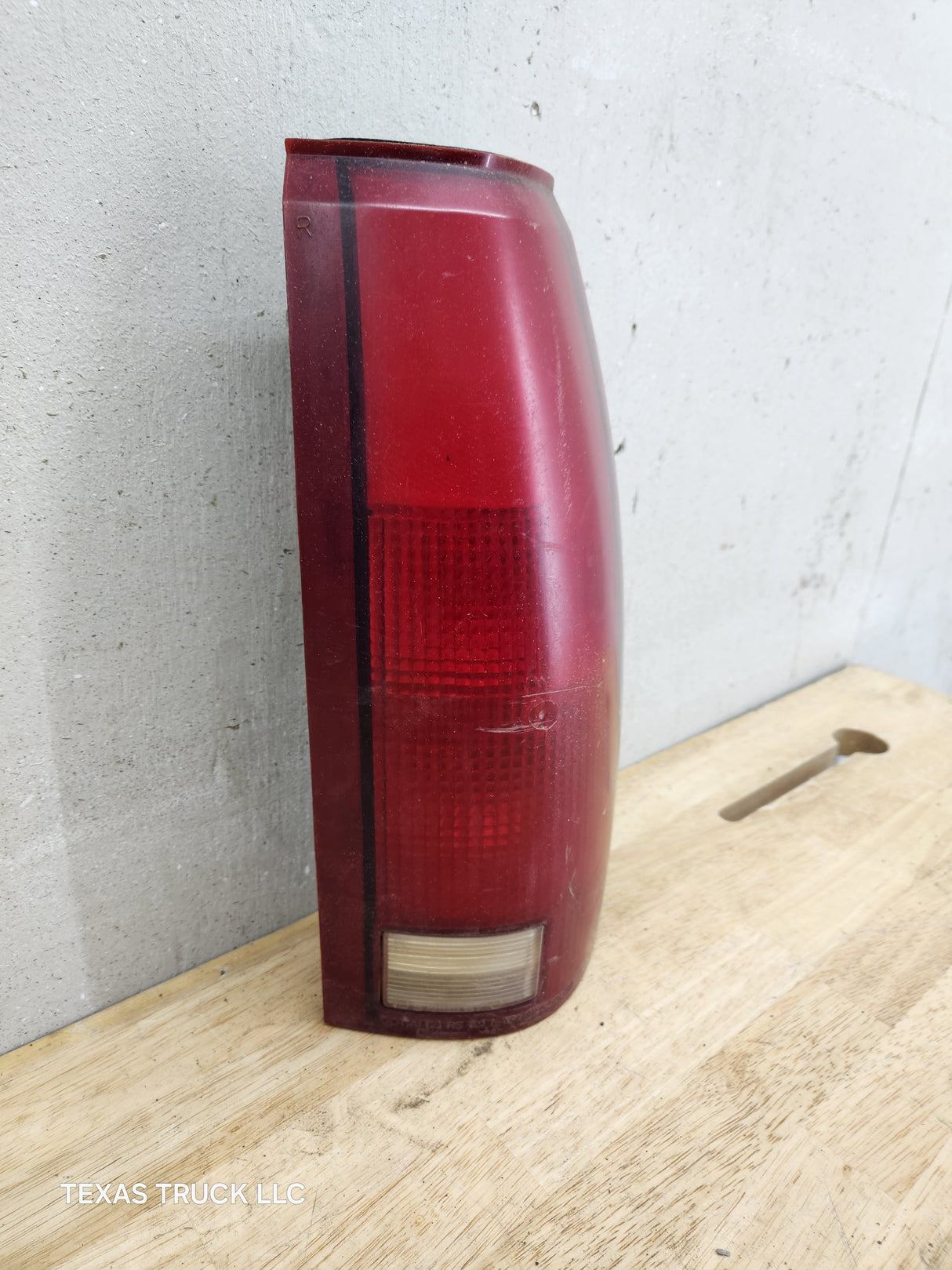 1988-1998 Chevrolet / GMC RH Passenger Side Tail Light