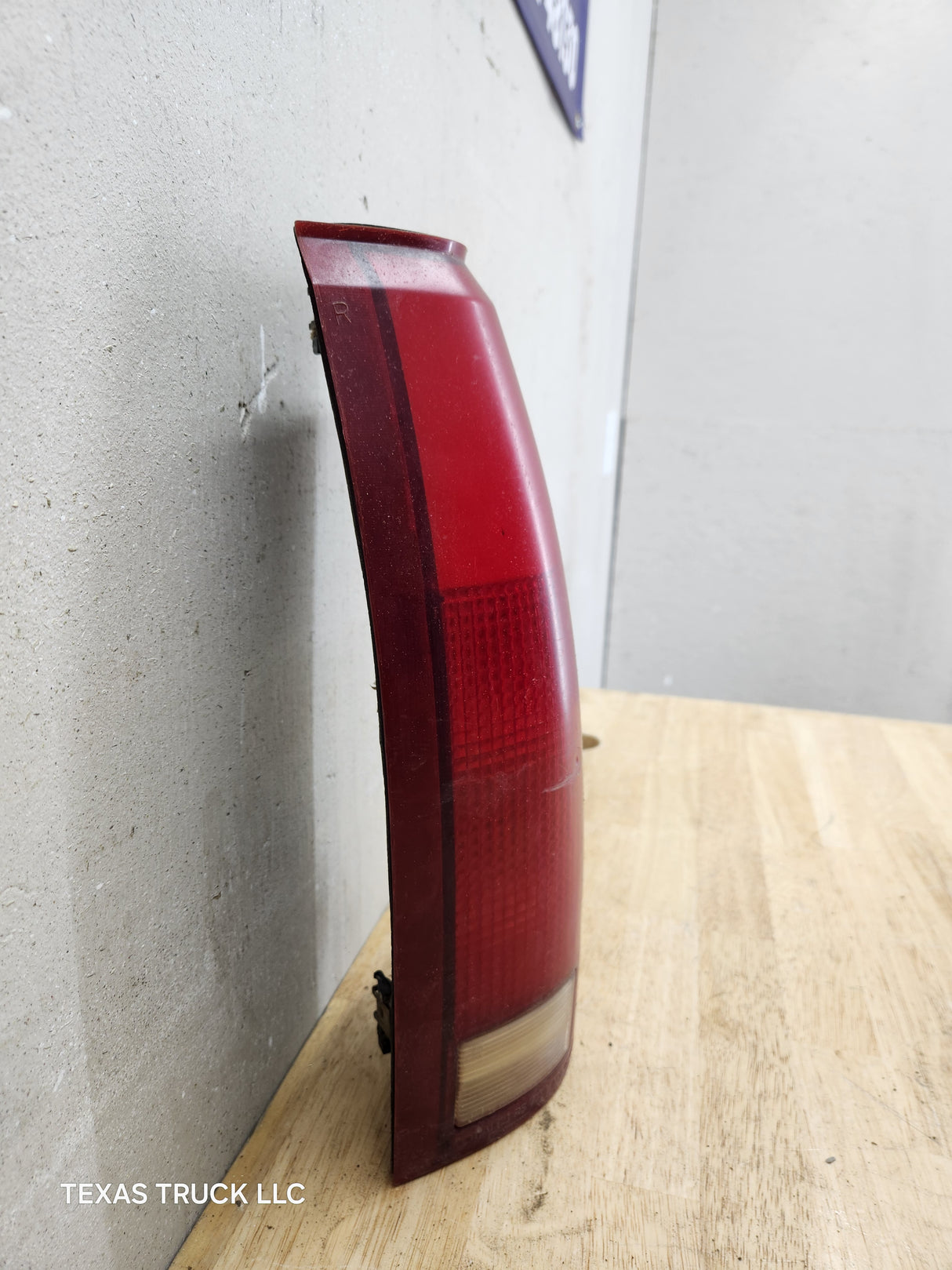 1988-1998 Chevrolet / GMC RH Passenger Side Tail Light