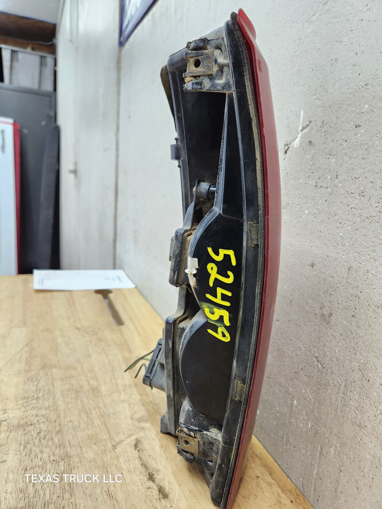 1988-1998 Chevrolet / GMC RH Passenger Side Tail Light