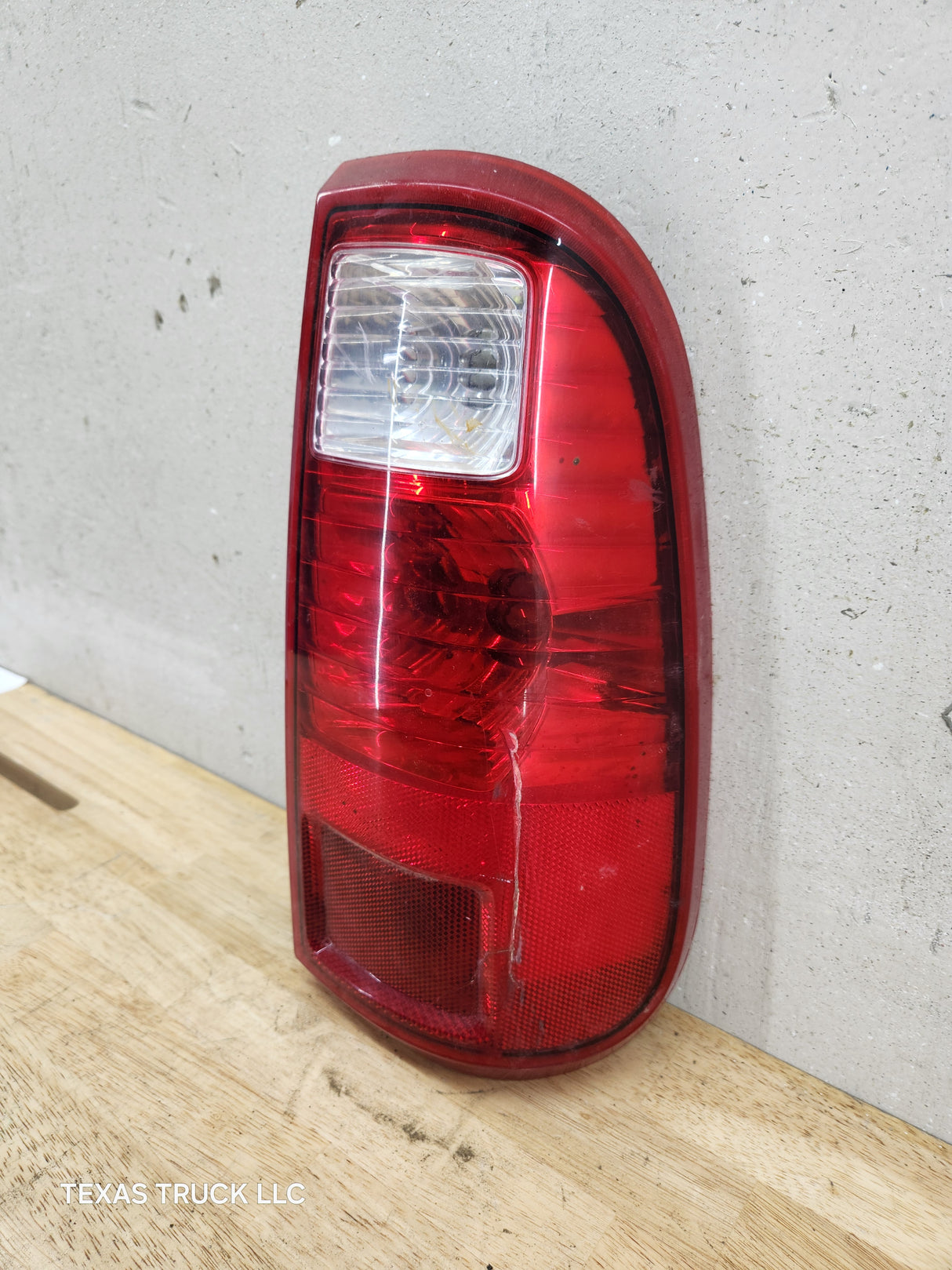 2008-2016 Ford Super Duty F250 F350 F450 F550 RH Passenger Side Tail Light