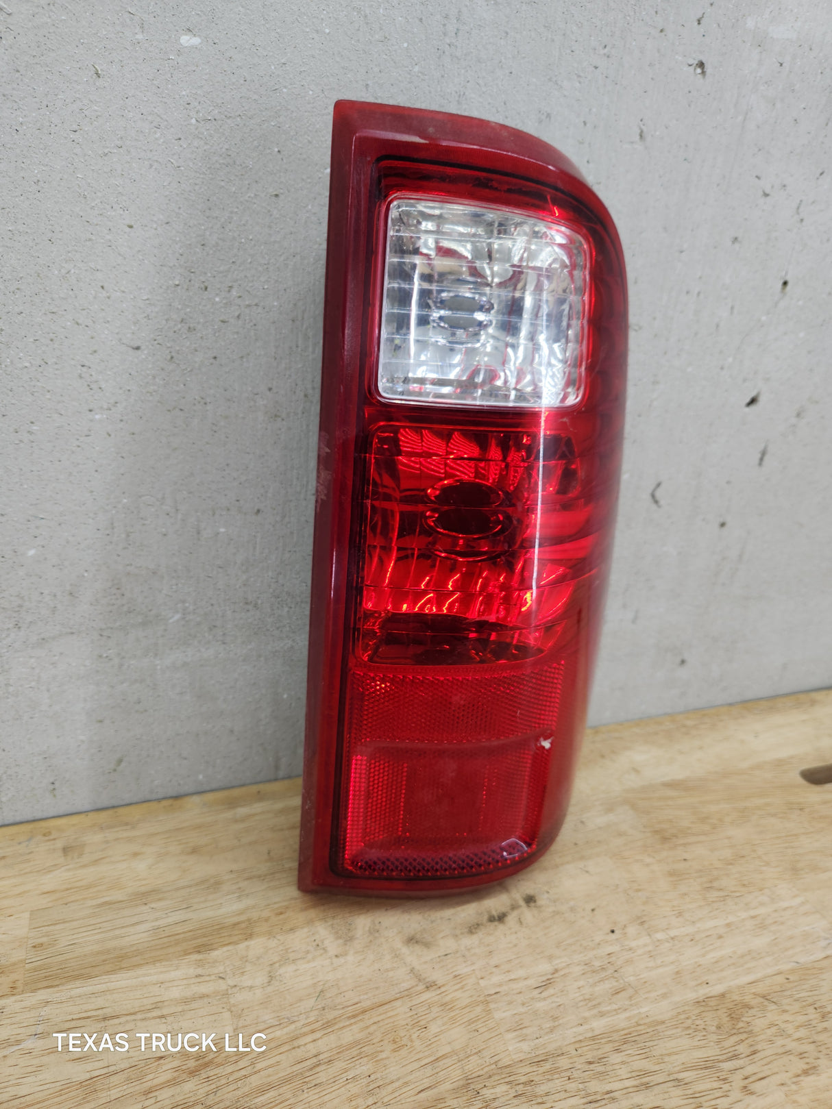 2008-2016 Ford Super Duty F250 F350 F450 F550 RH Passenger Side Tail Light