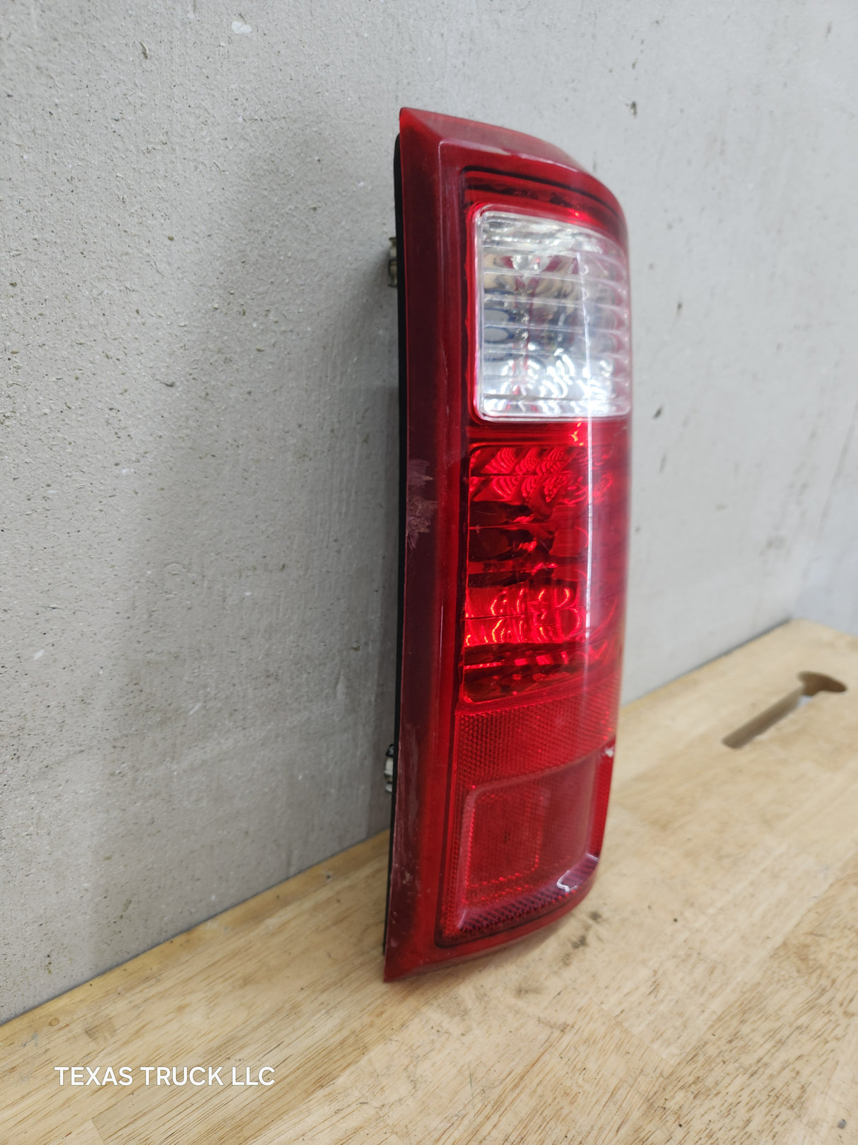 2008-2016 Ford Super Duty F250 F350 F450 F550 RH Passenger Side Tail Light