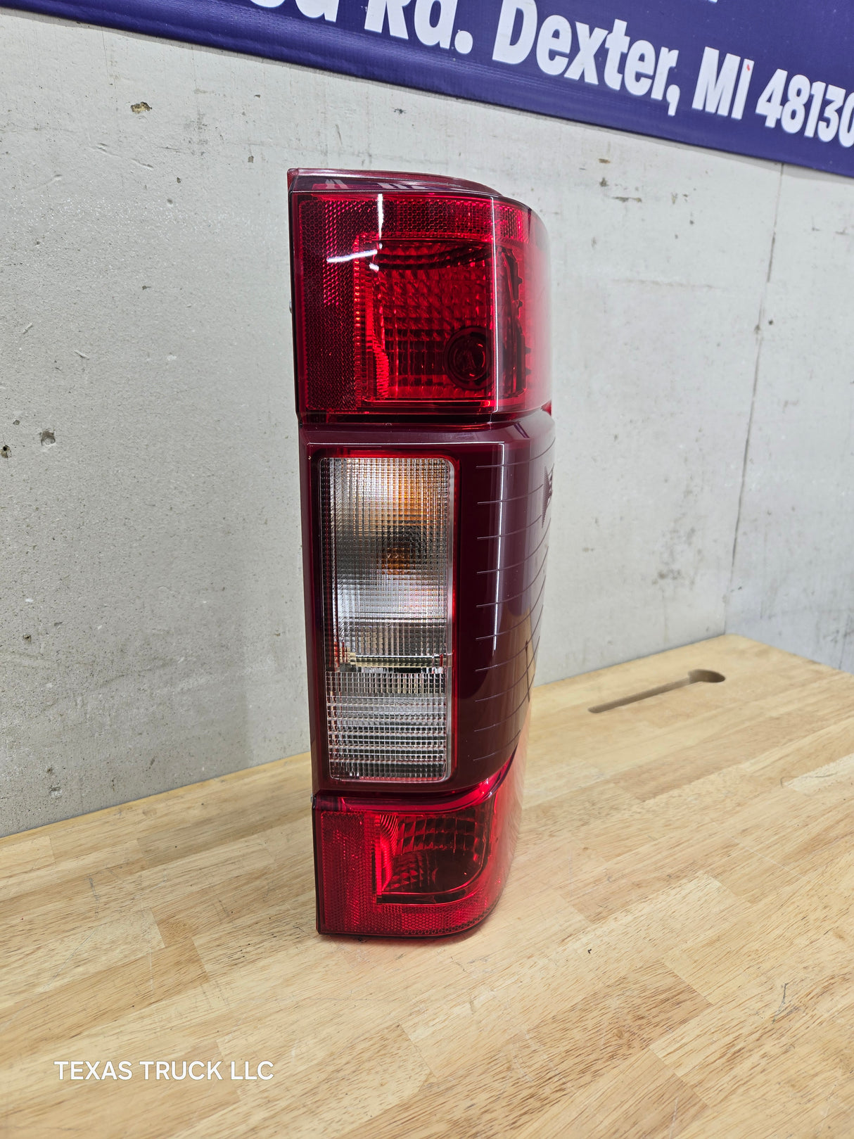 2020-2022 Ford Super Duty F250 F350  RH Passenger Side Tail Light W/Blind Spot