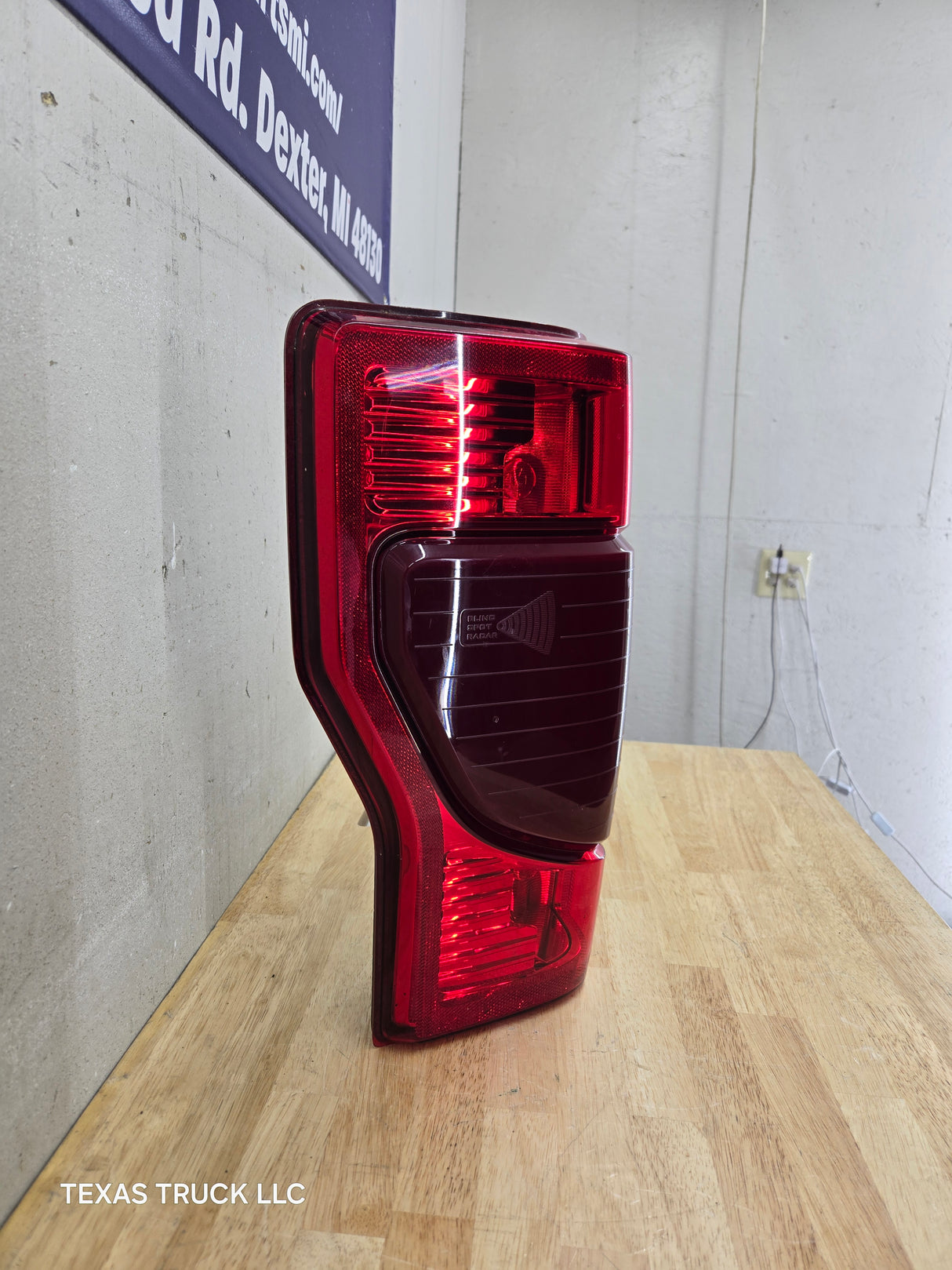 2020-2022 Ford Super Duty F250 F350  LH Driver Side Tail Light W/Blind Spot