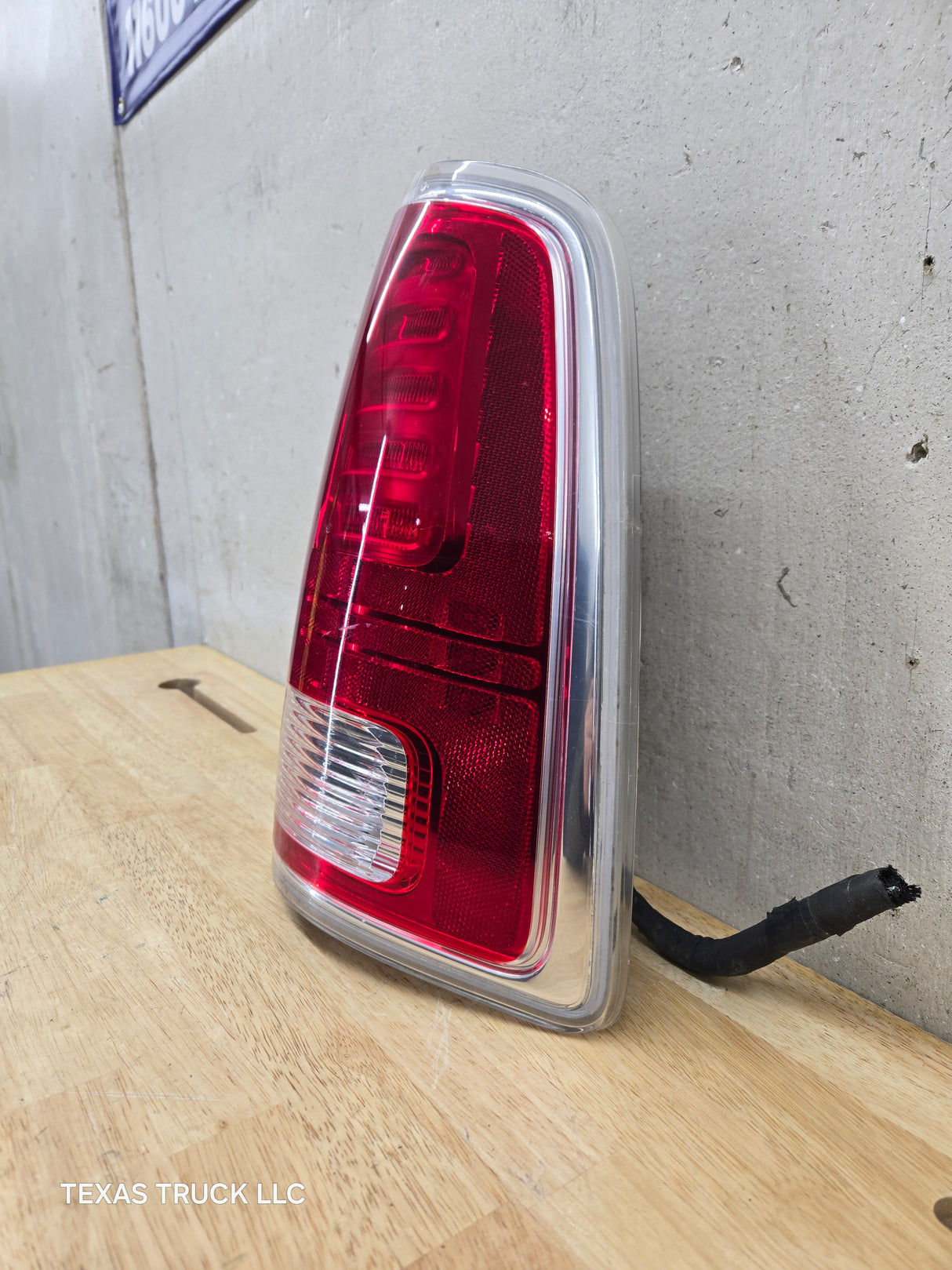 2013-2018 Dodge Ram 1500 2500 3500 RH Passenger Side Tail Light