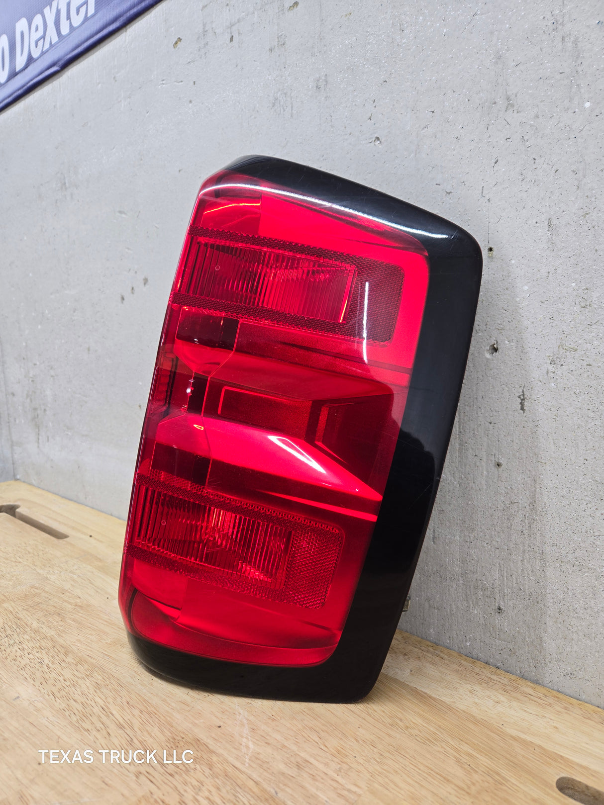 2014-2018 Chevrolet Silverado 1500 2500 3500 RH Passenger Side Tail Light