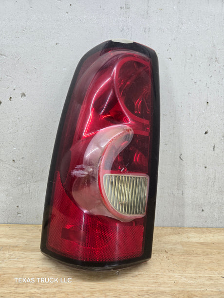 2003-2007 Chevrolet Silverado 1500 2500 3500 LH Driver Side Tail Light