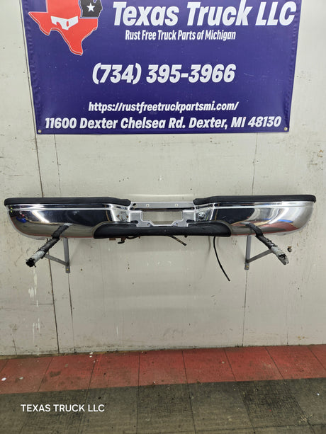 1999-2007 Ford Super Duty F250 F350 F450 F550 Rear Bumper