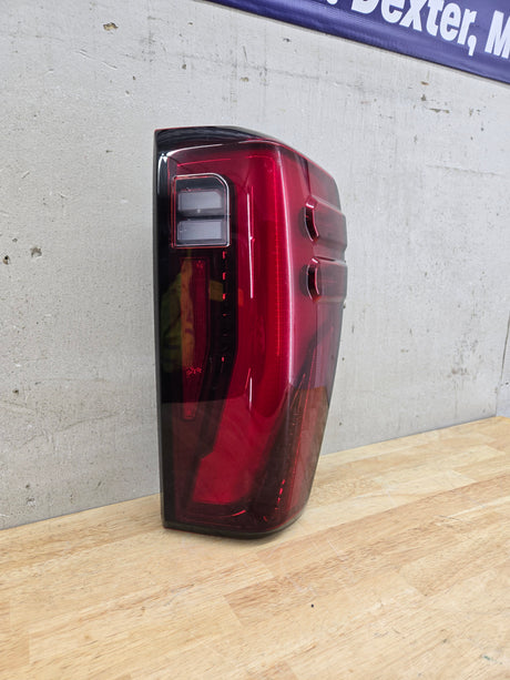 2024 GMC Sierra Denali 2500 3500 HD RH Passenger Side Tail Light LED