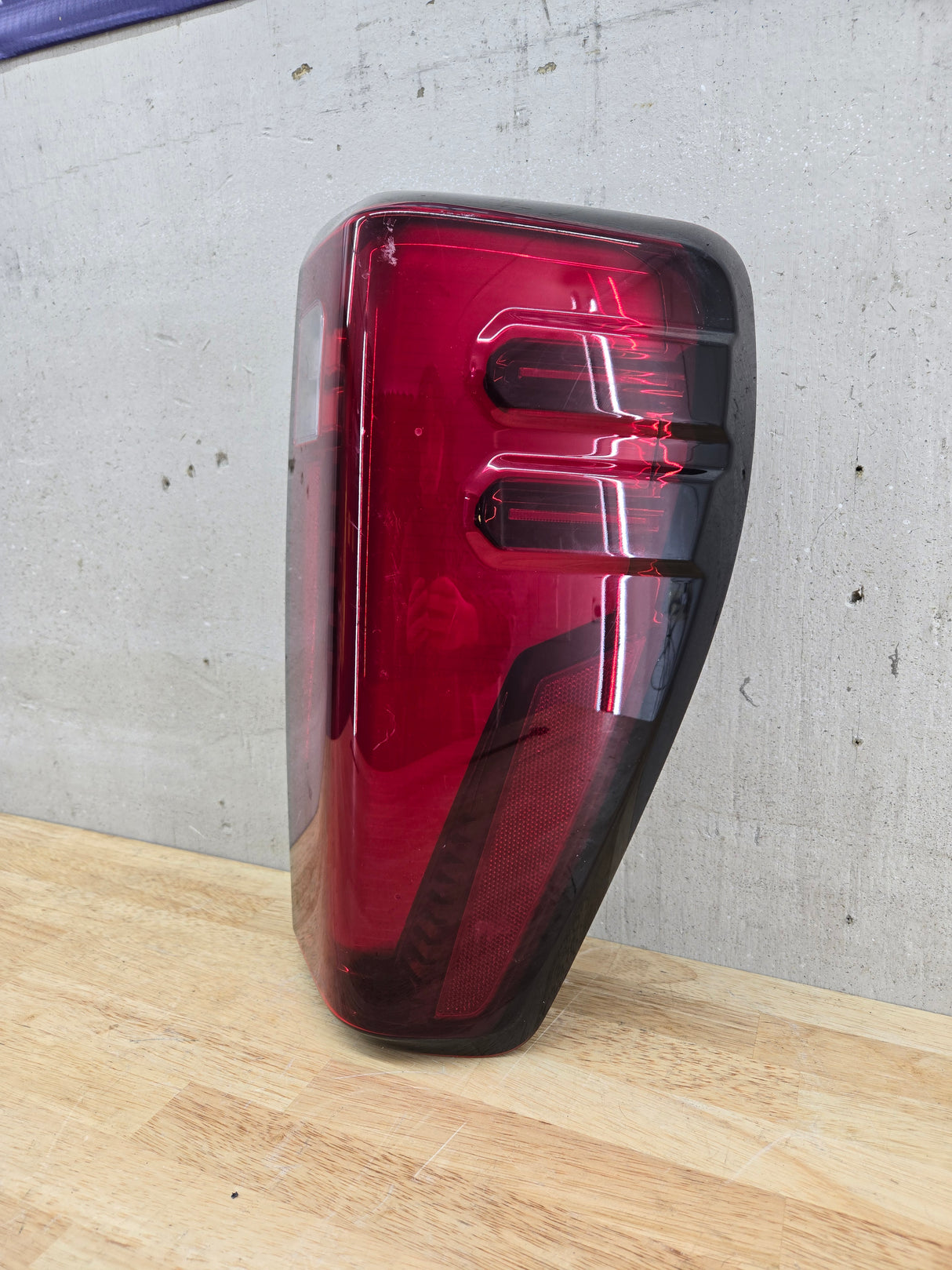 2024 GMC Sierra Denali 2500 3500 HD RH Passenger Side Tail Light LED