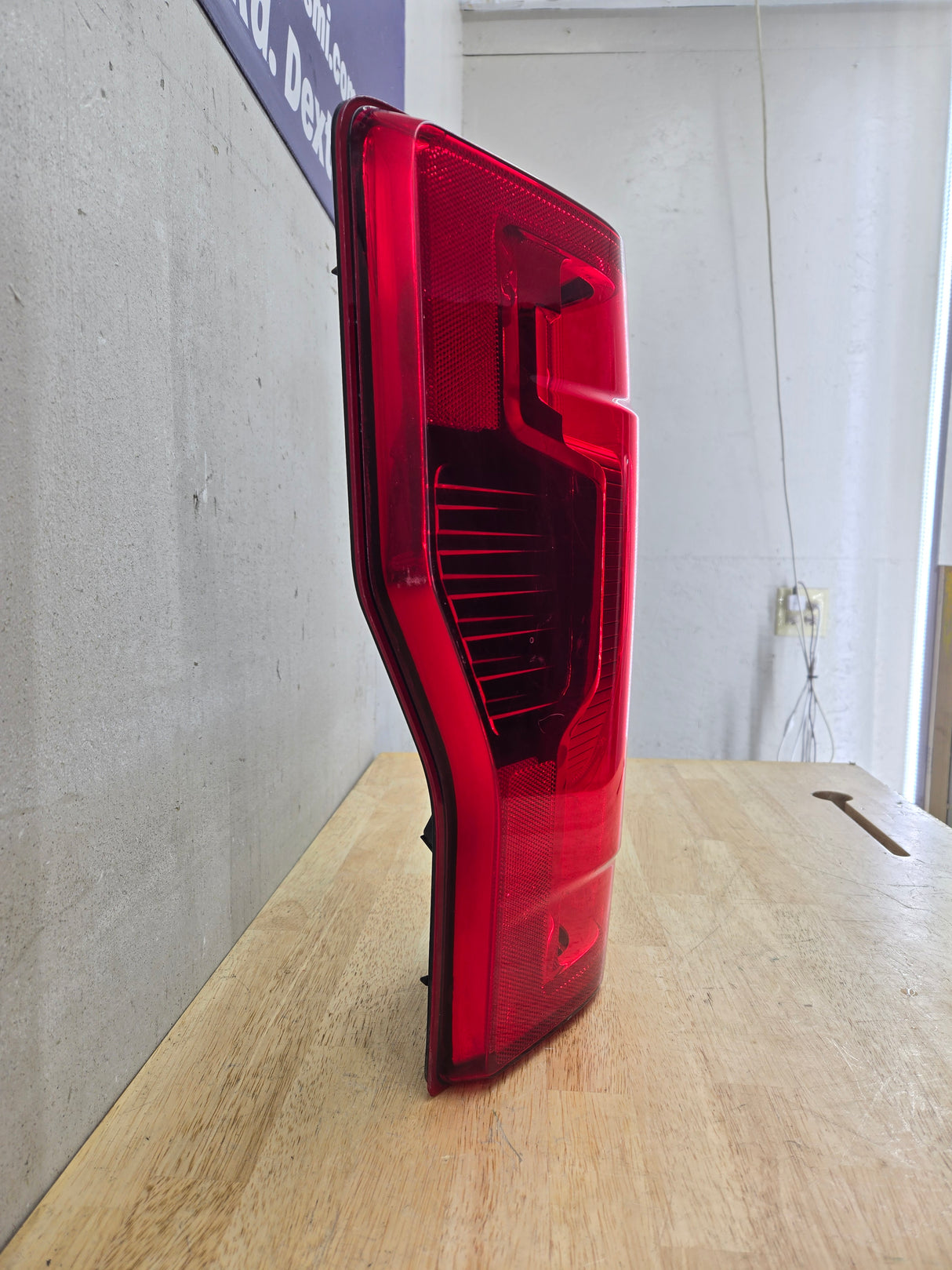 2020-2022 Ford Super Duty F250 F350 F450 F550 LH Driver Side Tail Light Halogen LC3B-13B505-AD