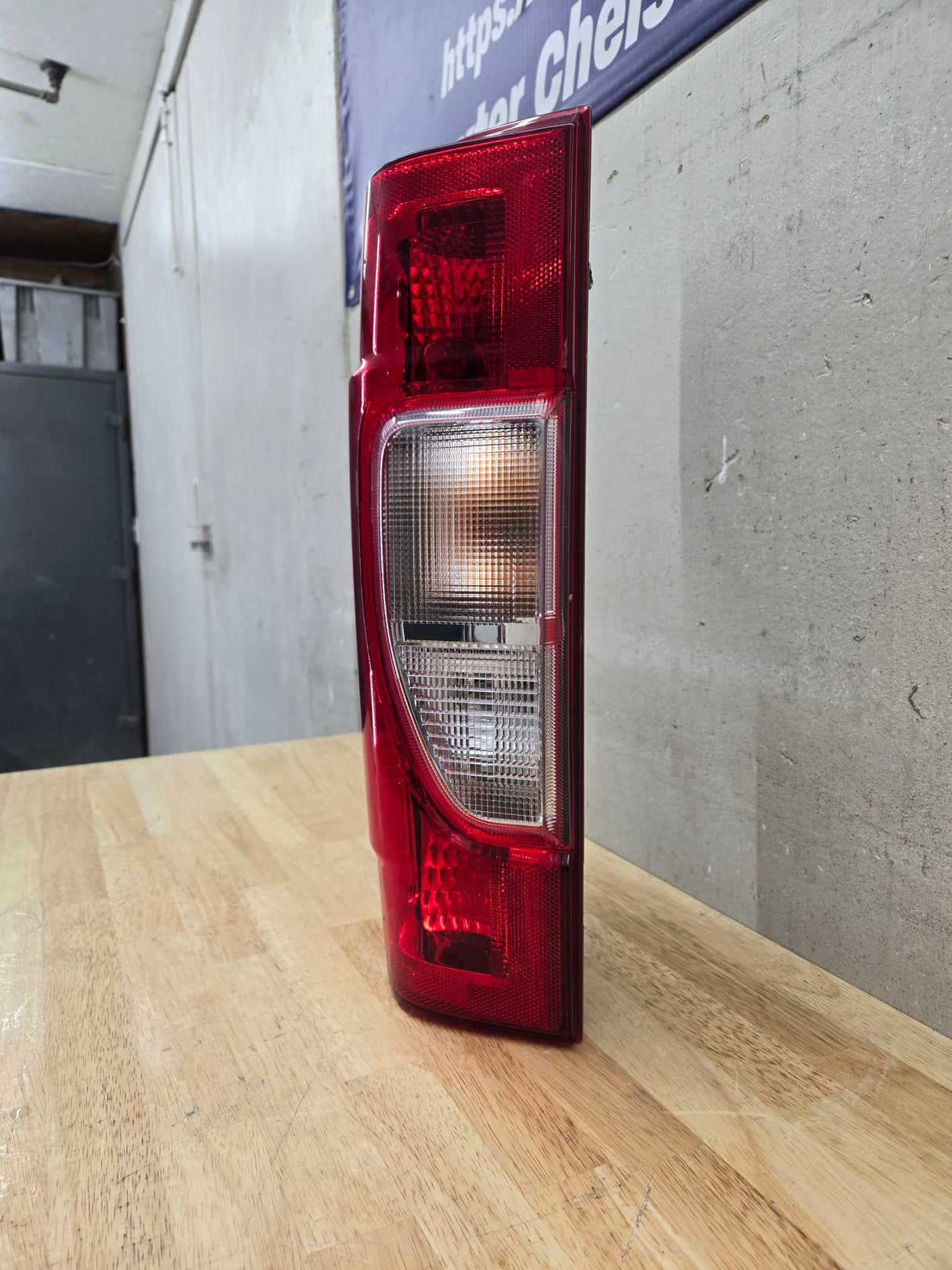 2020-2022 Ford Super Duty F250 F350 F450 F550 LH Driver Side Tail Light Halogen LC3B-13B505-AD