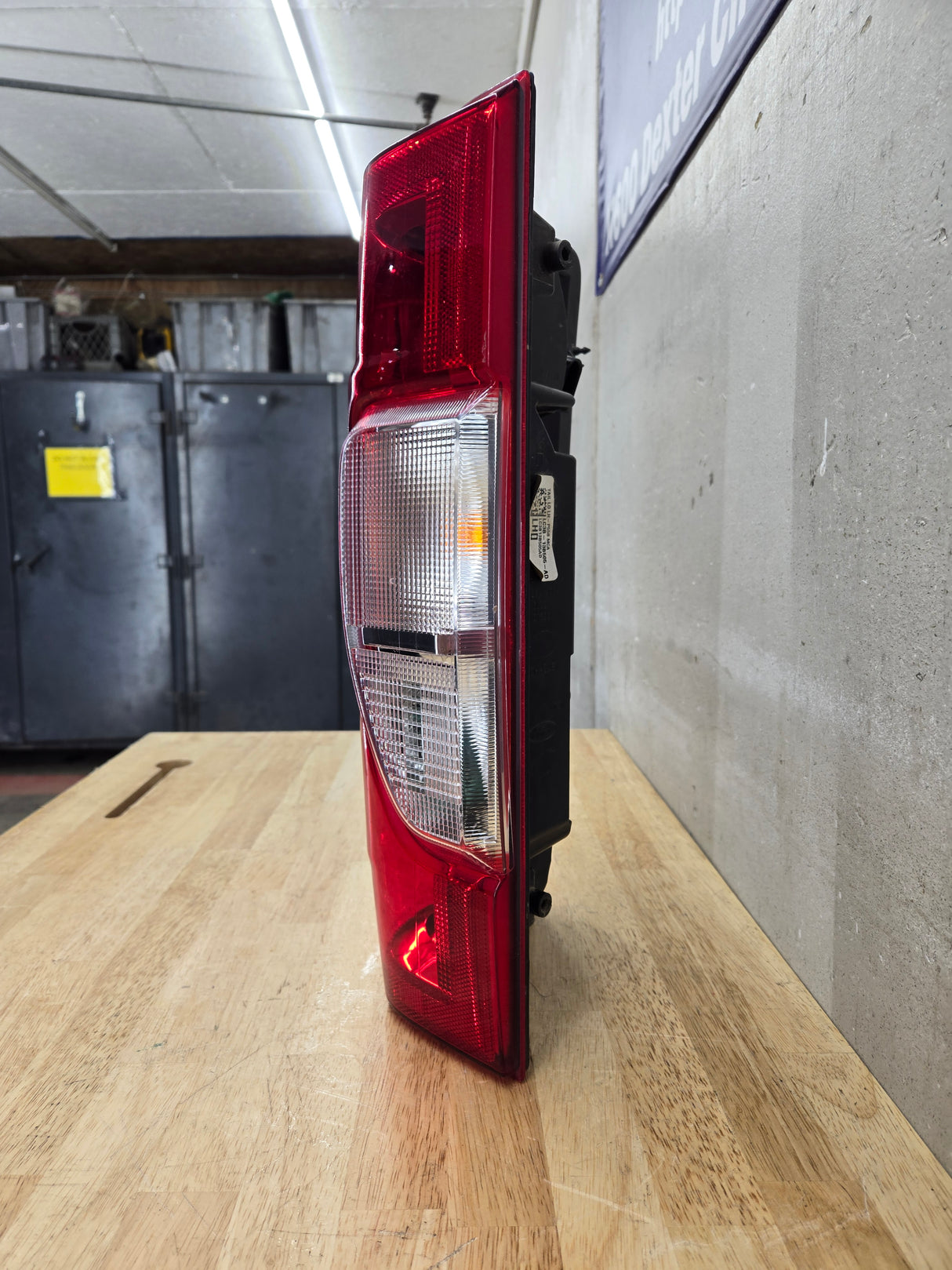 2020-2022 Ford Super Duty F250 F350 F450 F550 LH Driver Side Tail Light Halogen LC3B-13B505-AD