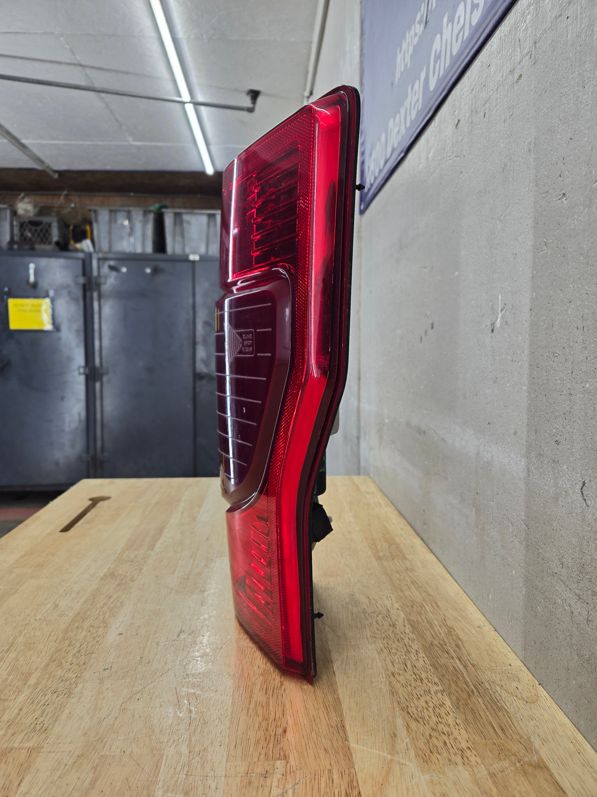 2020-2022 Ford Super Duty RH Passenger Side Tail Light W/BLISS Radar Blind Spot LED REVERSE F250 F350 F450 F550 LC3B-13B504-EA