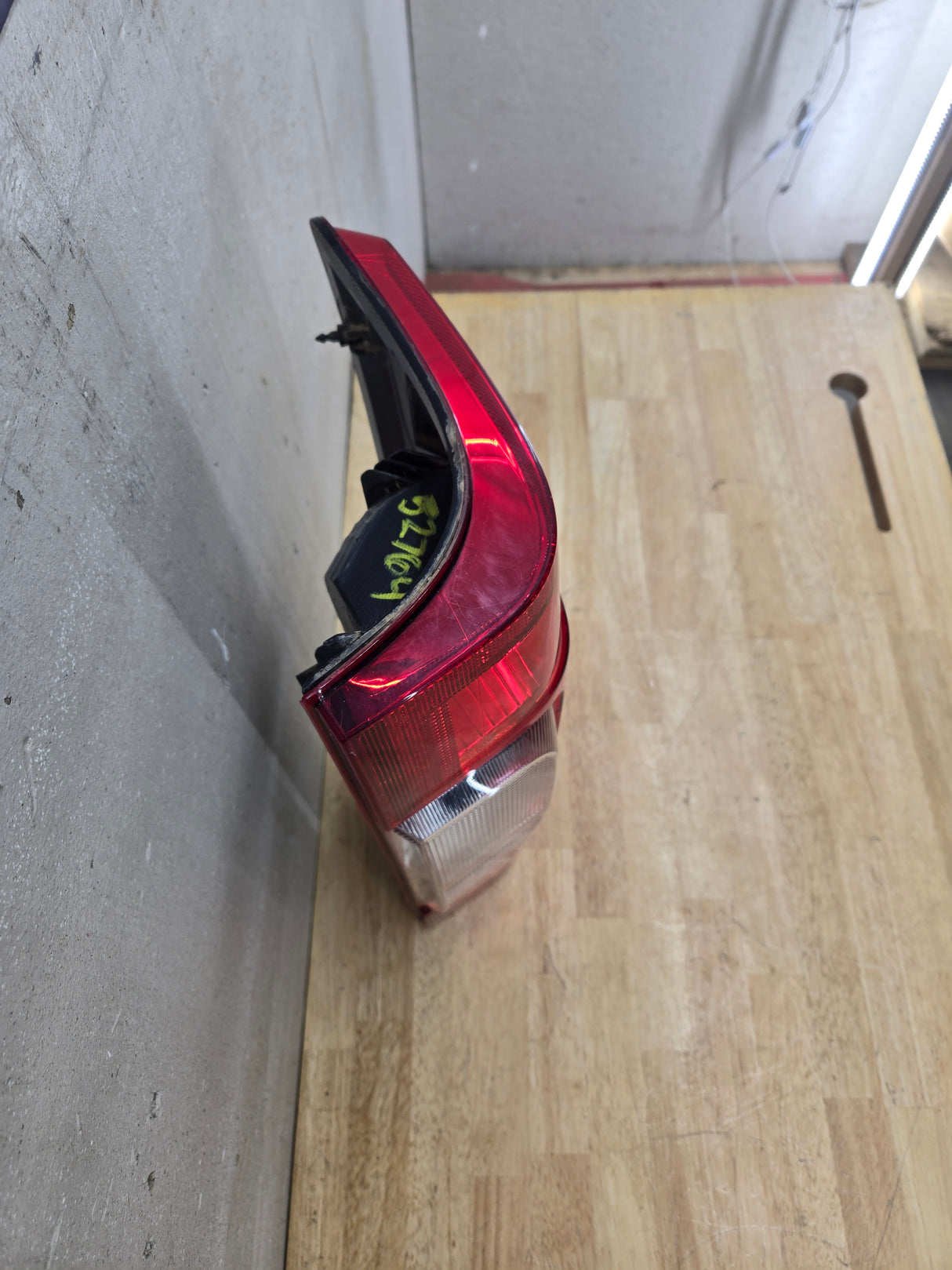 2020-2022 Ford Super Duty F250 F350 F450 F550 RH Passenger Side Tail Light Halogen LC3B-13B504-AD