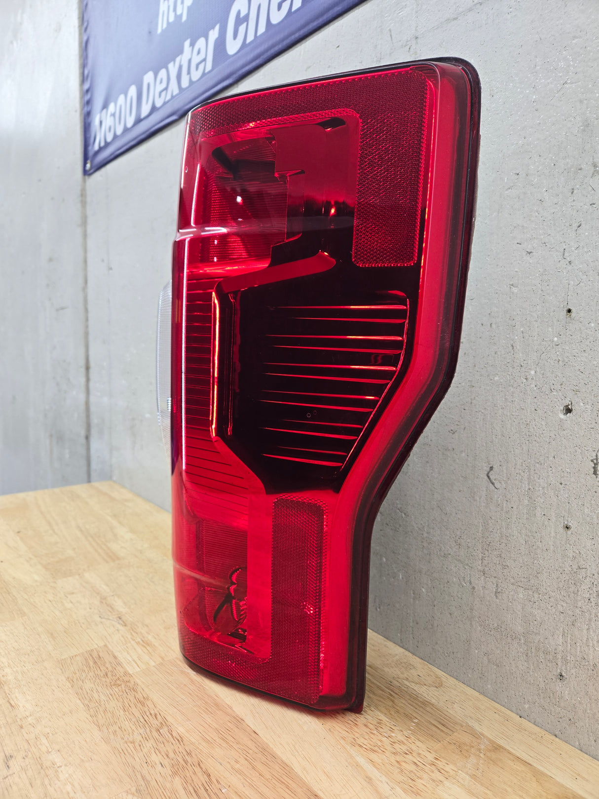 2020-2022 Ford Super Duty F250 F350 F450 F550 RH Passenger Side Tail Light Halogen LC3B-13B504-AD