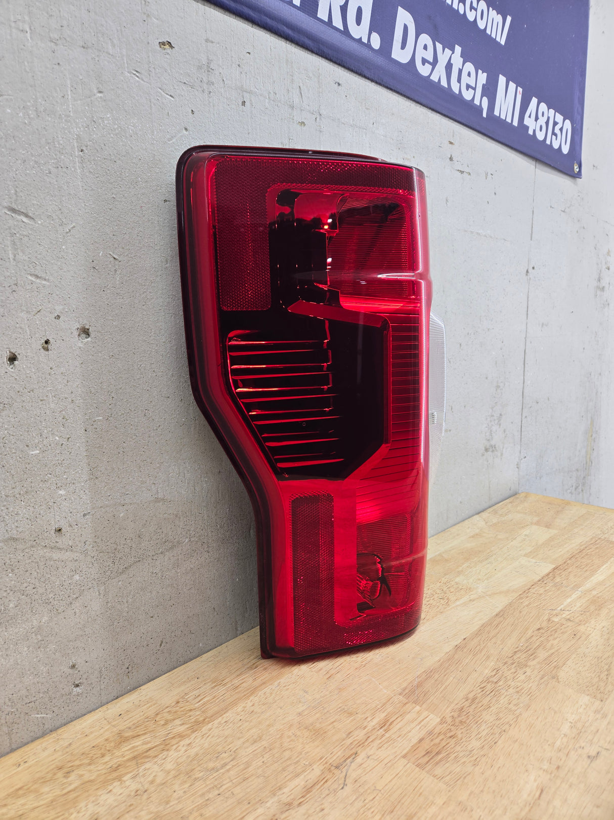 2020-2022 Ford Super Duty F250 F350 F450 F550 LH Driver Side Tail Light Halogen LC3B-13B505-AD