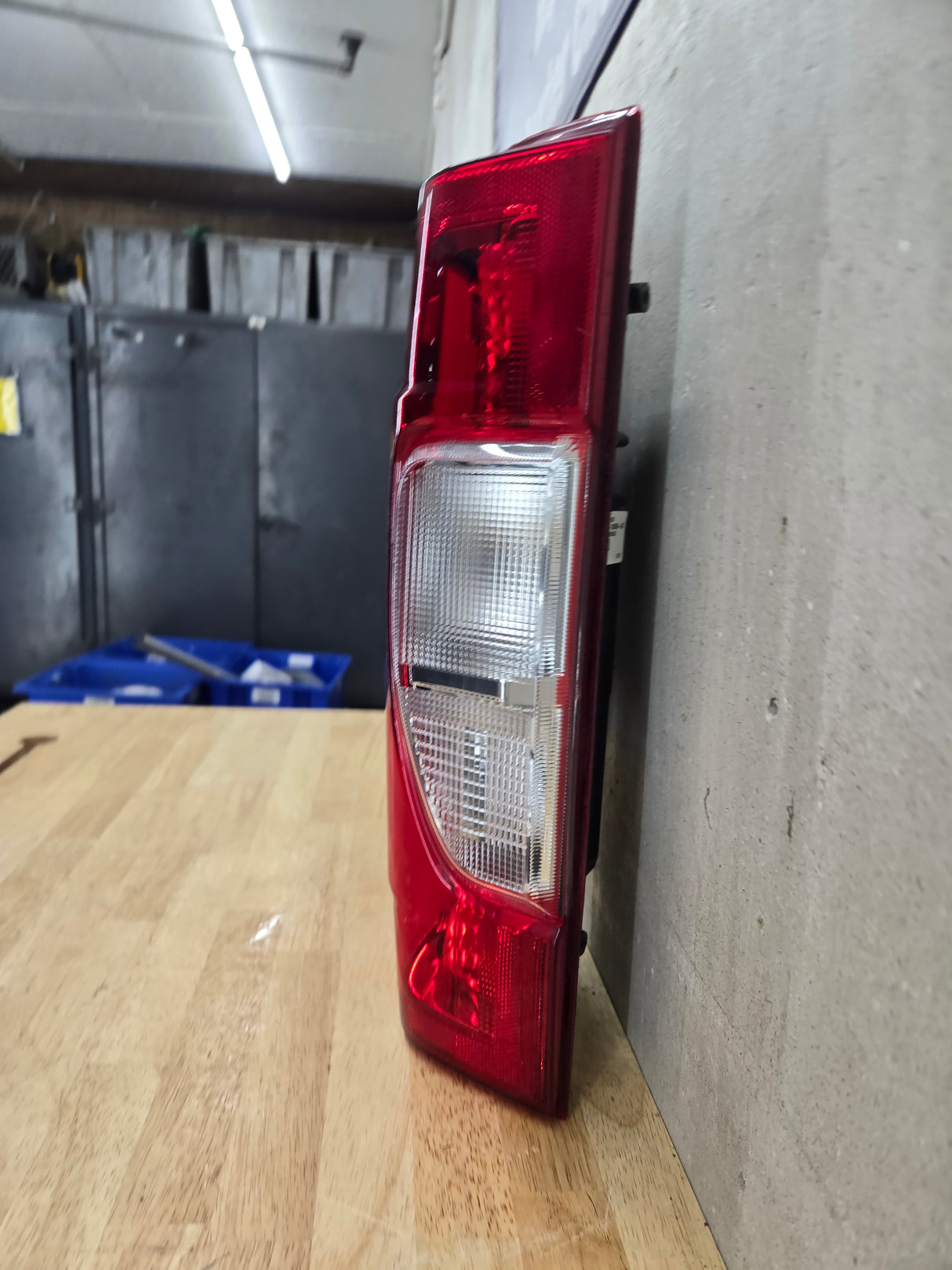 2020-2022 Ford Super Duty F250 F350 F450 F550 LH Driver Side Tail Light Halogen LC3B-13B505-AD