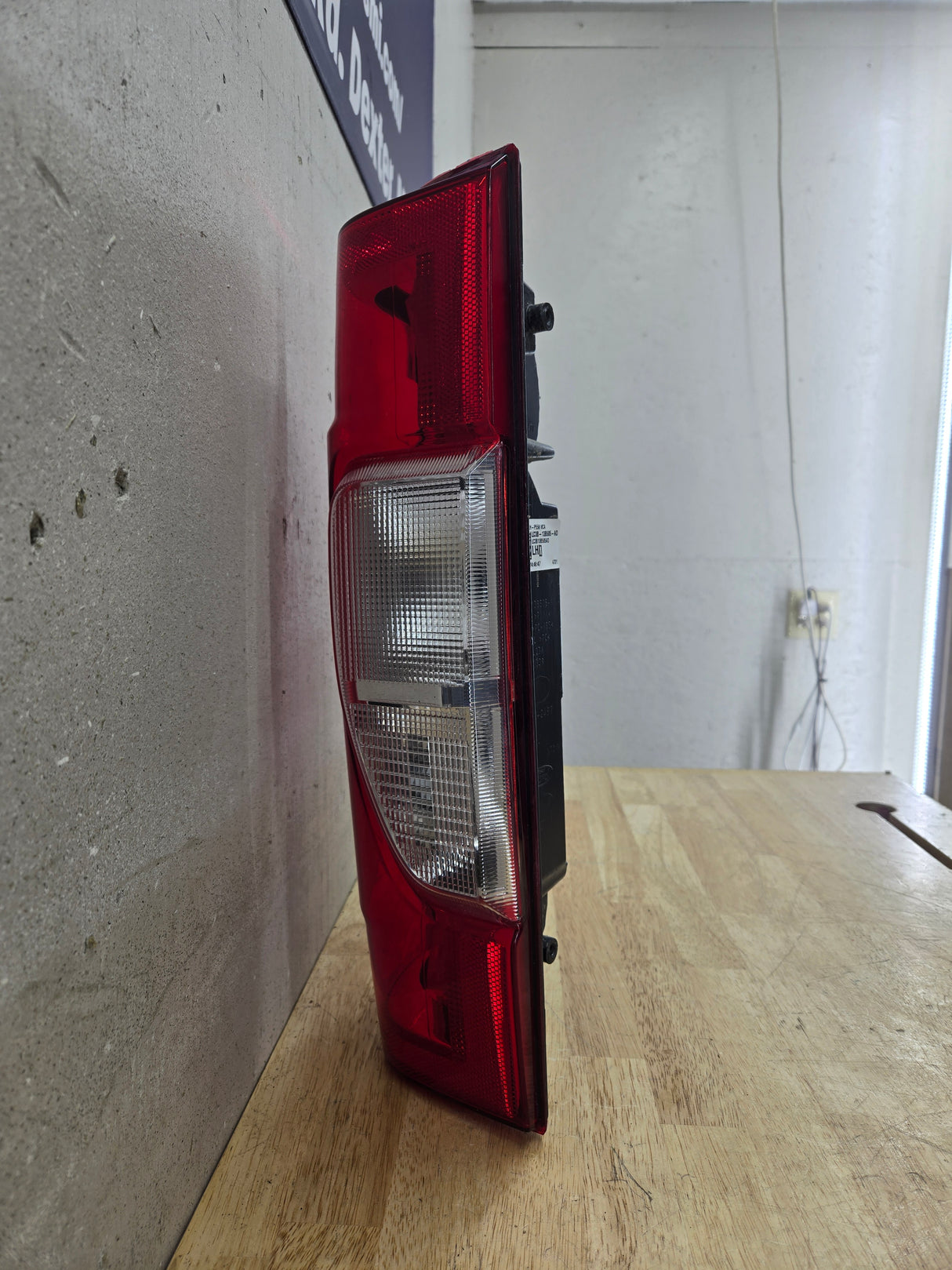 2020-2022 Ford Super Duty F250 F350 F450 F550 LH Driver Side Tail Light Halogen LC3B-13B505-AD