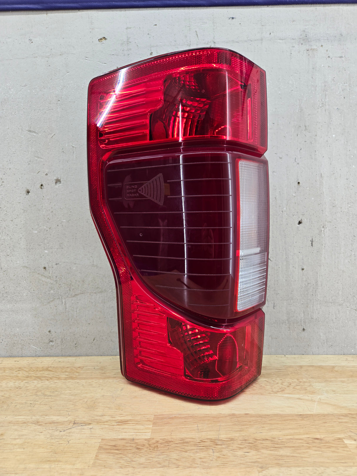 2020-2022 Ford Super Duty LH Driver Side Tail Light W/BLISS Radar Blind Spot LED REVERSE F250 F350 F450 F550 LC3B-13B505-EA