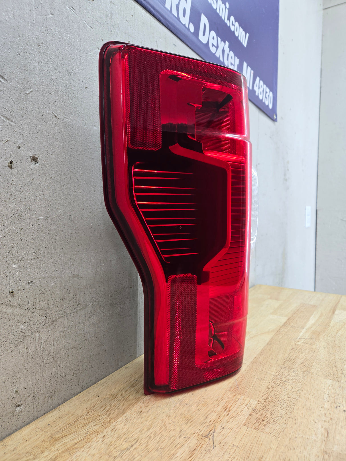 2020-2022 Ford Super Duty F250 F350 F450 F550 LH Driver Side Tail Light Halogen LC3B-13B505-AD