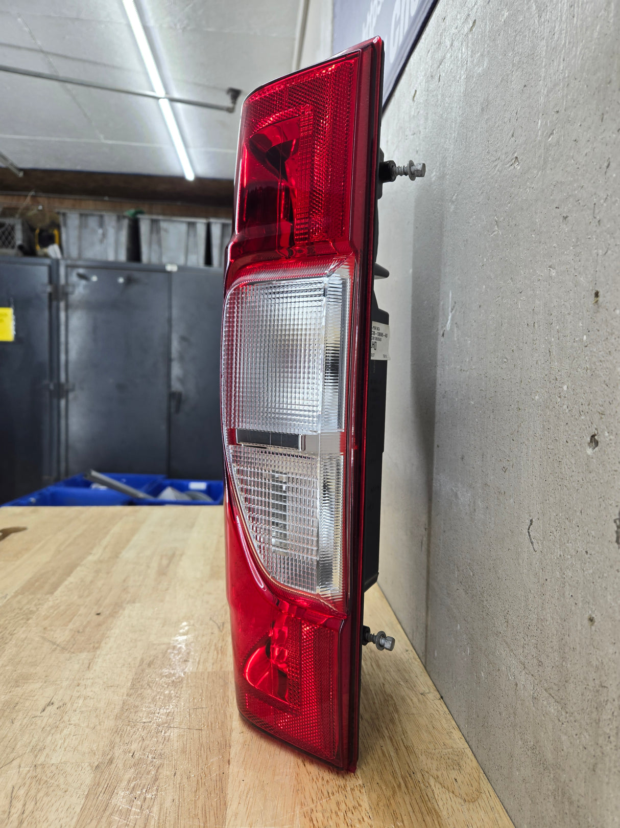 2020-2022 Ford Super Duty F250 F350 F450 F550 LH Driver Side Tail Light Halogen LC3B-13B505-AD
