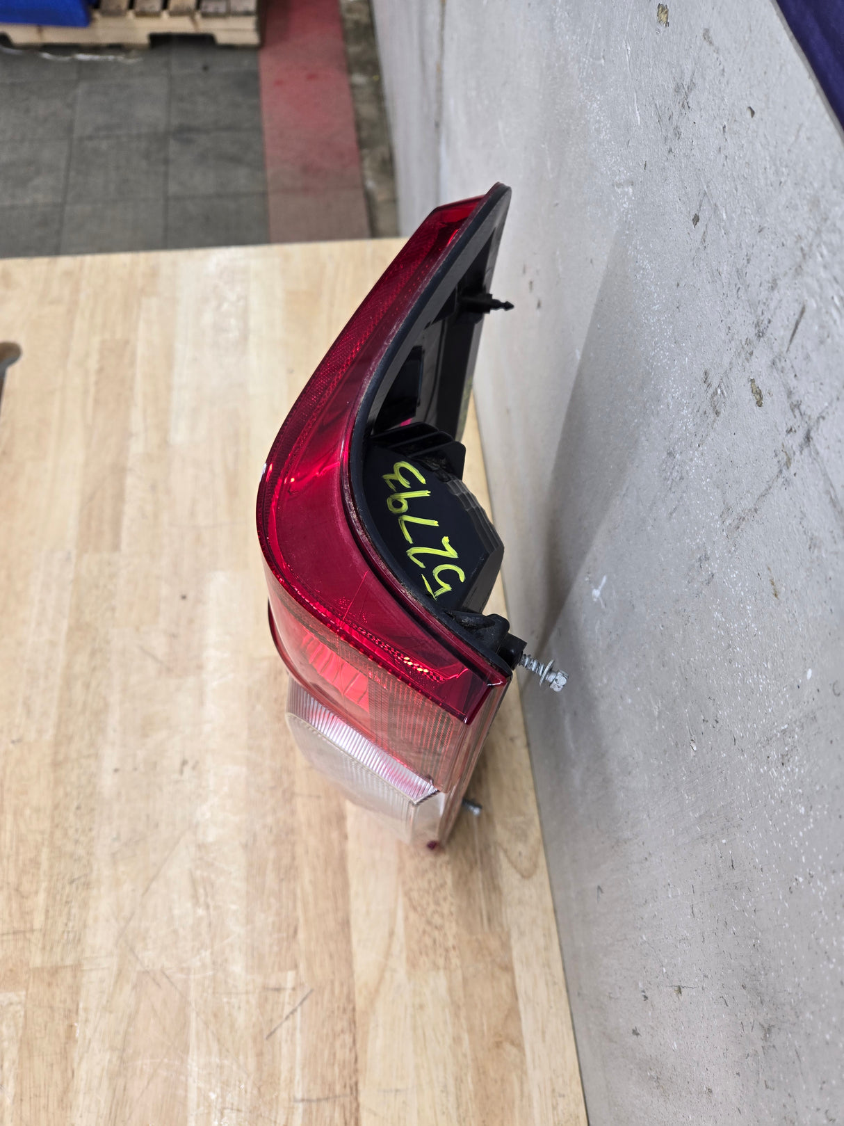 2020-2022 Ford Super Duty F250 F350 F450 F550 LH Driver Side Tail Light Halogen LC3B-13B505-AD
