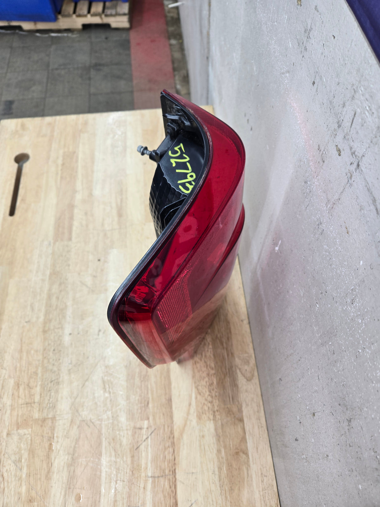 2020-2022 Ford Super Duty F250 F350 F450 F550 LH Driver Side Tail Light Halogen LC3B-13B505-AD