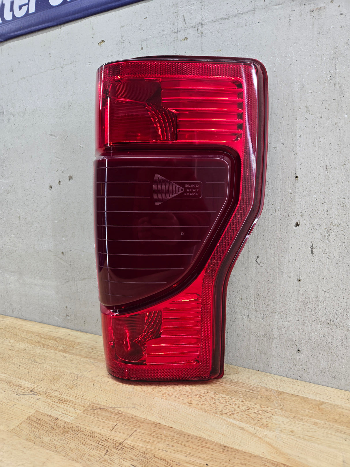 2020-2022 Ford Super Duty RH Passenger Side Tail Light W/BLISS Radar Blind Spot LED REVERSE F250 F350 F450 F550 LC3B-13B504-EA