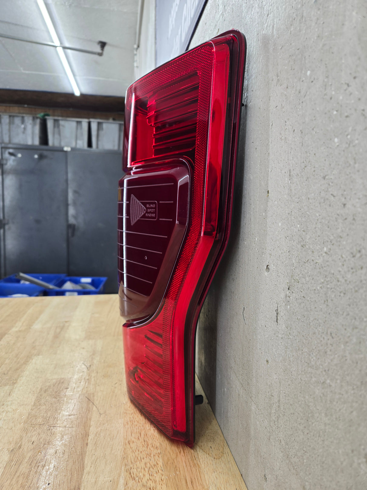 2020-2022 Ford Super Duty RH Passenger Side Tail Light W/BLISS Radar Blind Spot LED REVERSE F250 F350 F450 F550 LC3B-13B504-EA