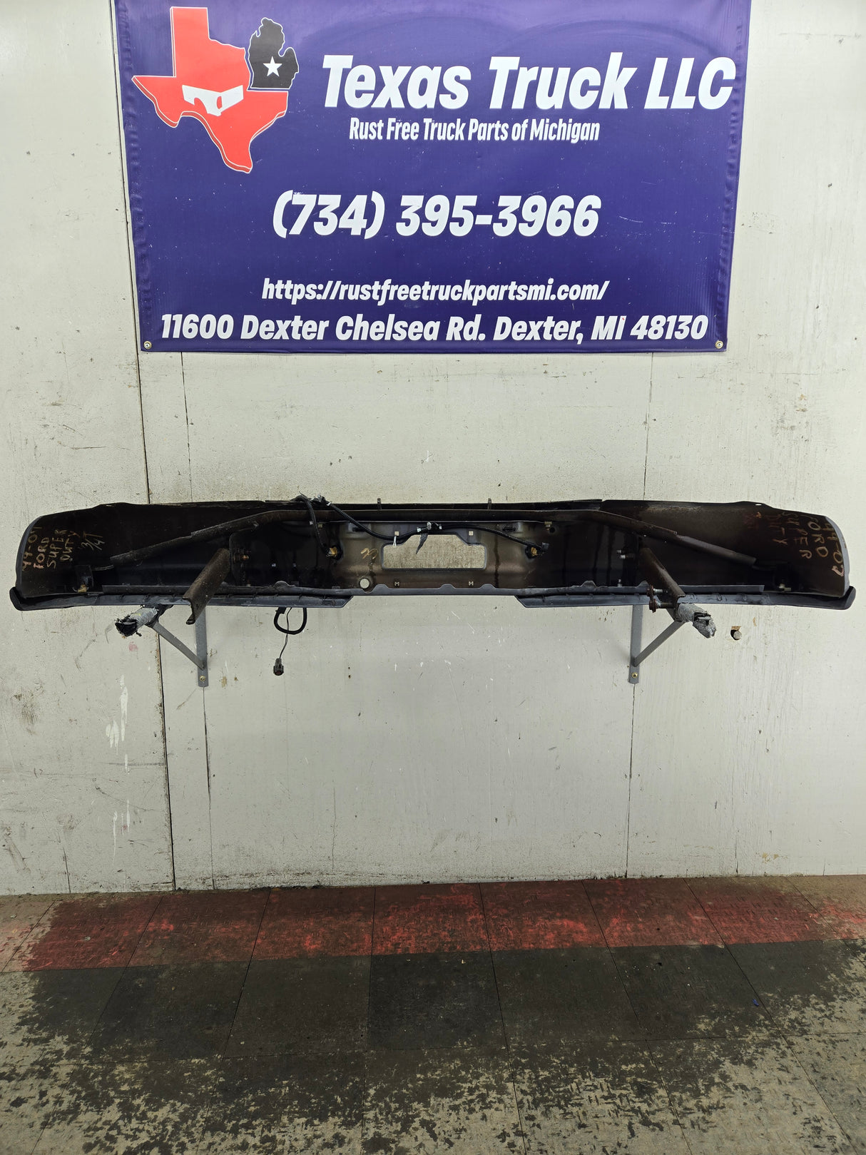 1999-2007 Ford Super Duty F250 F350 F450 F550 Rear Bumper