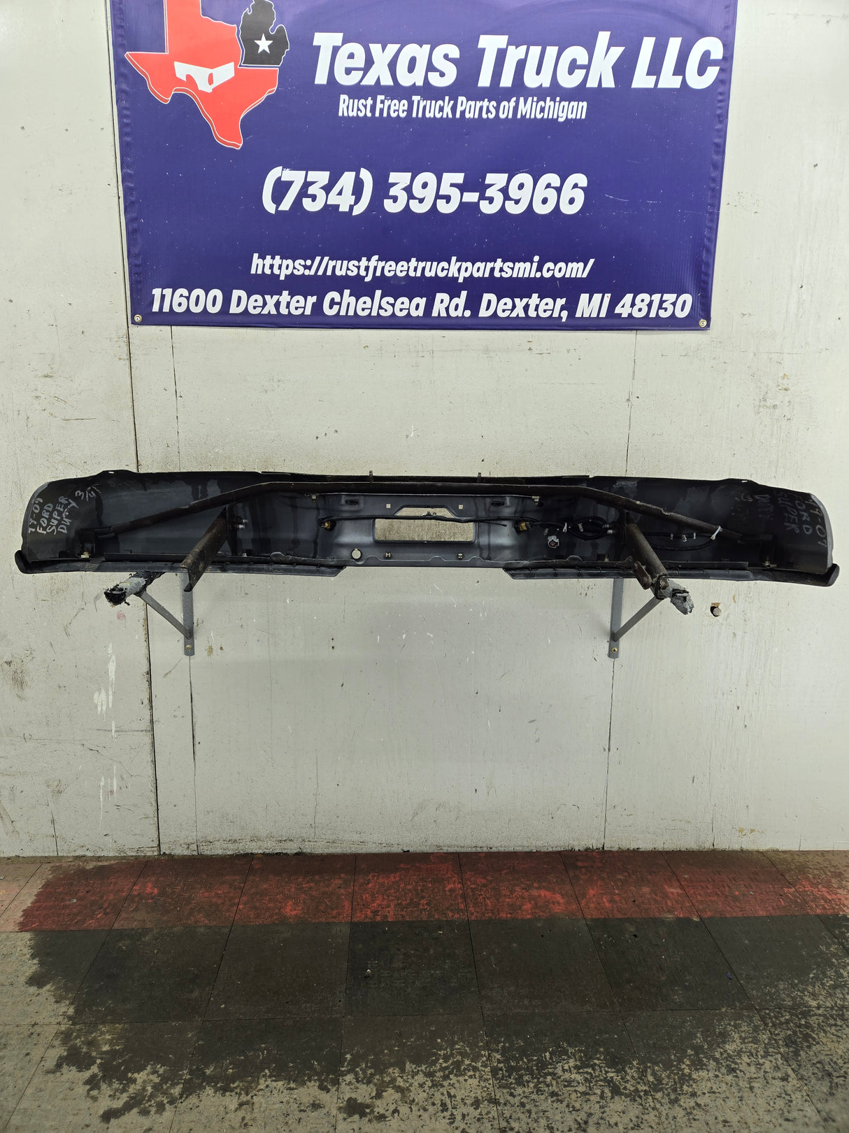 1999-2007 Ford Super Duty F250 F350 F450 F550 Rear Bumper