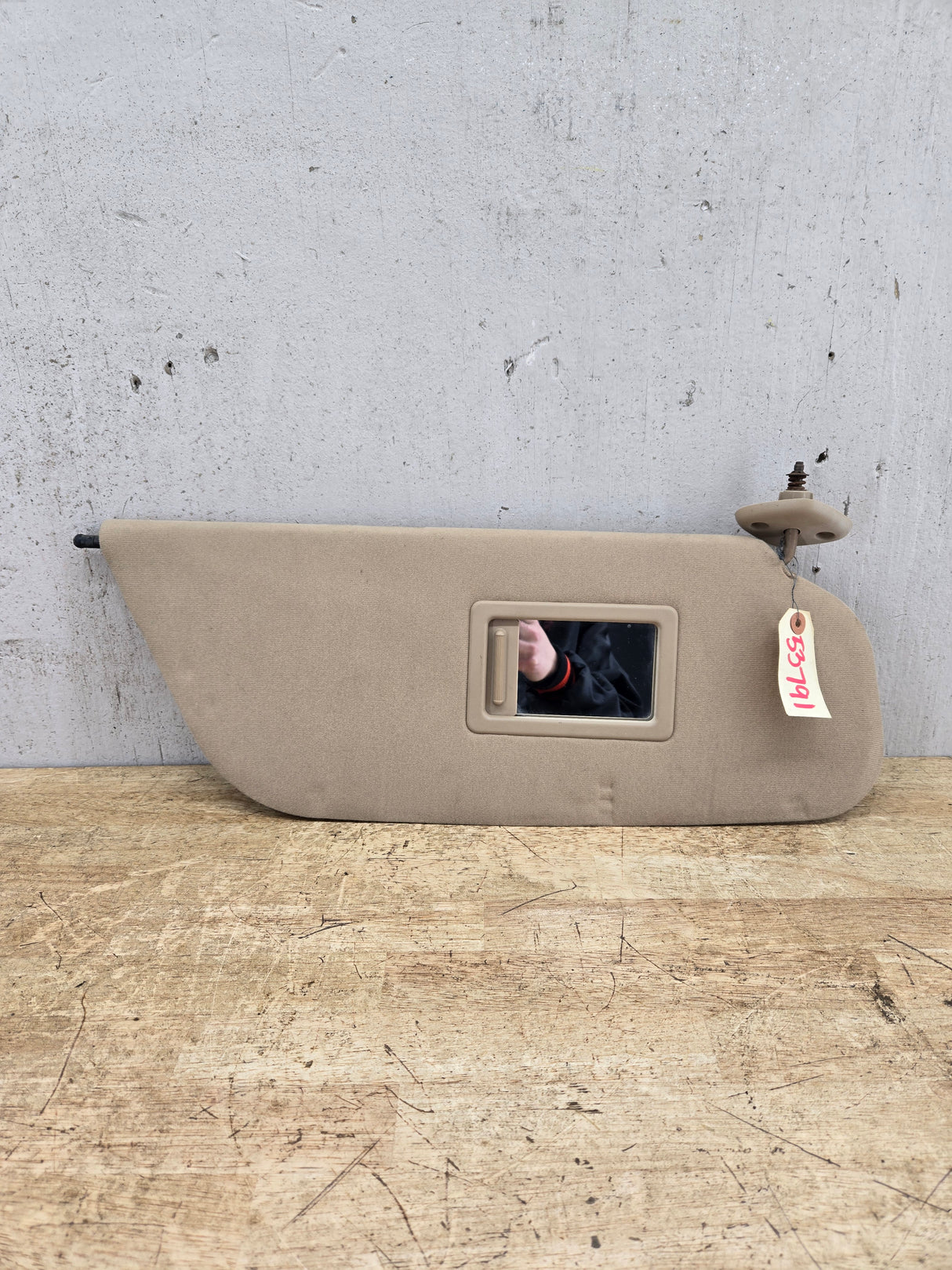 1999-2001 Ford Excursion / Super Duty Passenger Side Sun Visor With Light F250 F350 F450 F550 RH