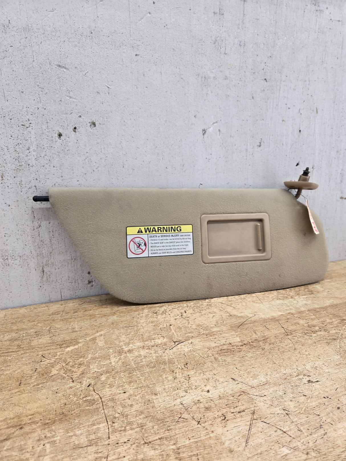 1999-2001 Ford Excursion / Super Duty Passenger Side Sun Visor With Light F250 F350 F450 F550 RH