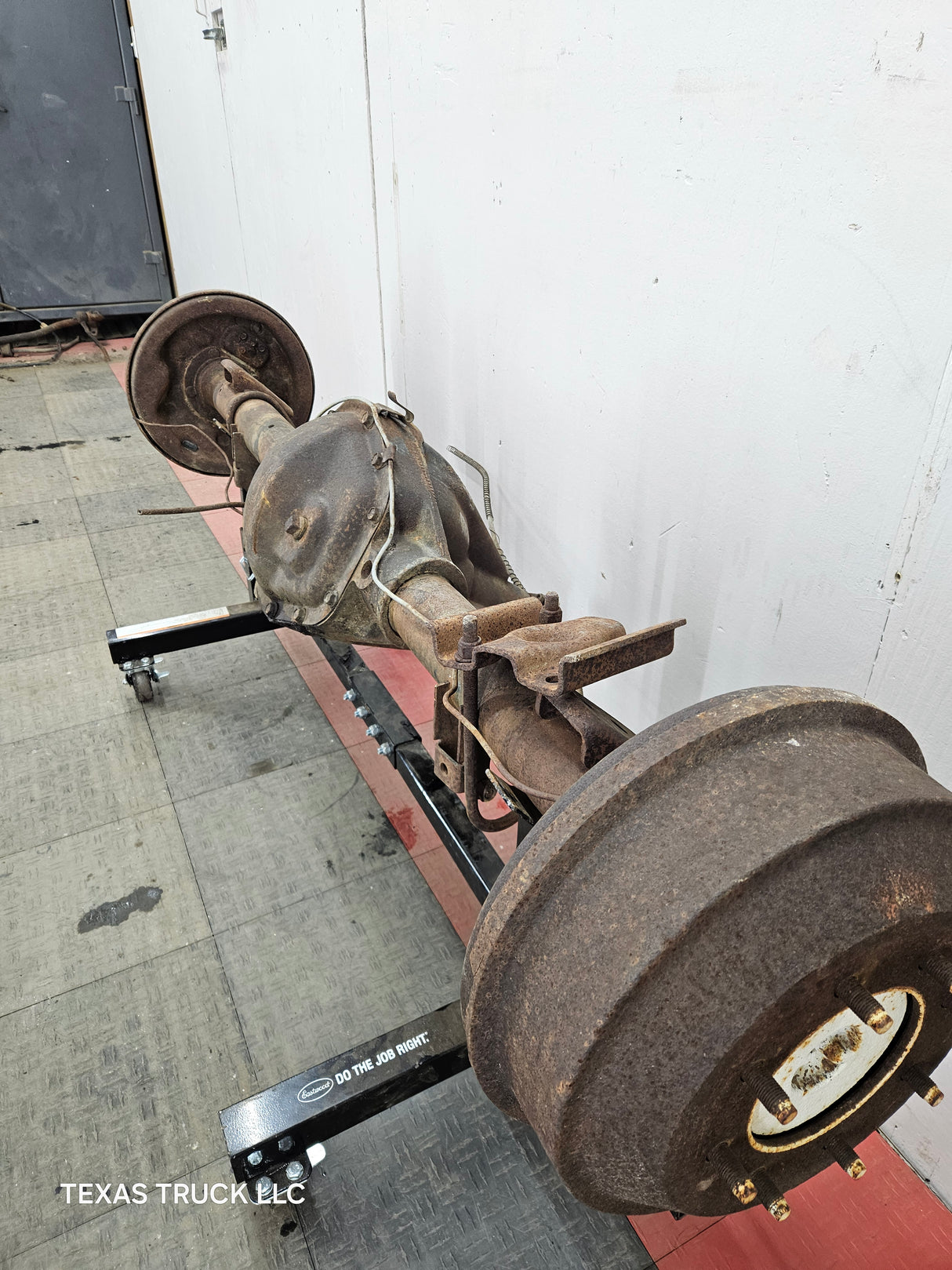 1980-1986 Ford F250 Semi Floating 3.00 Rear Axle SRW