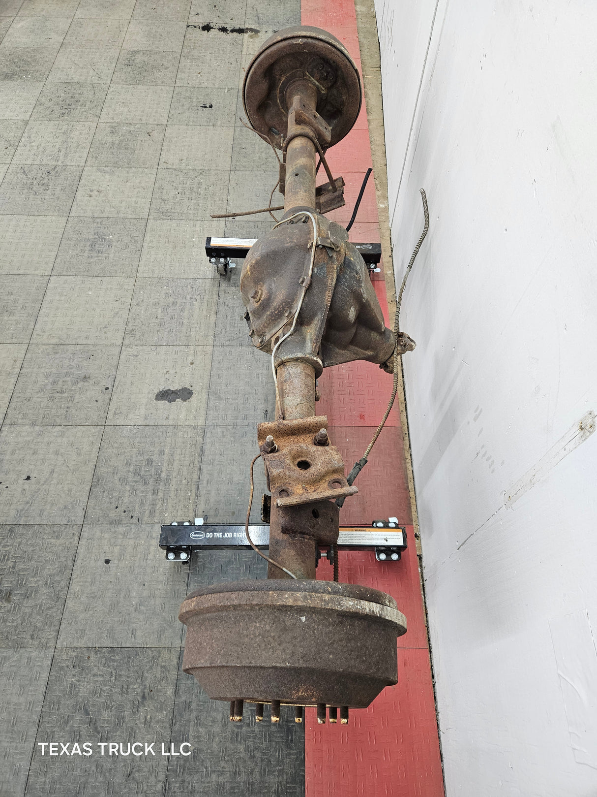1980-1986 Ford F250 Semi Floating 3.00 Rear Axle SRW