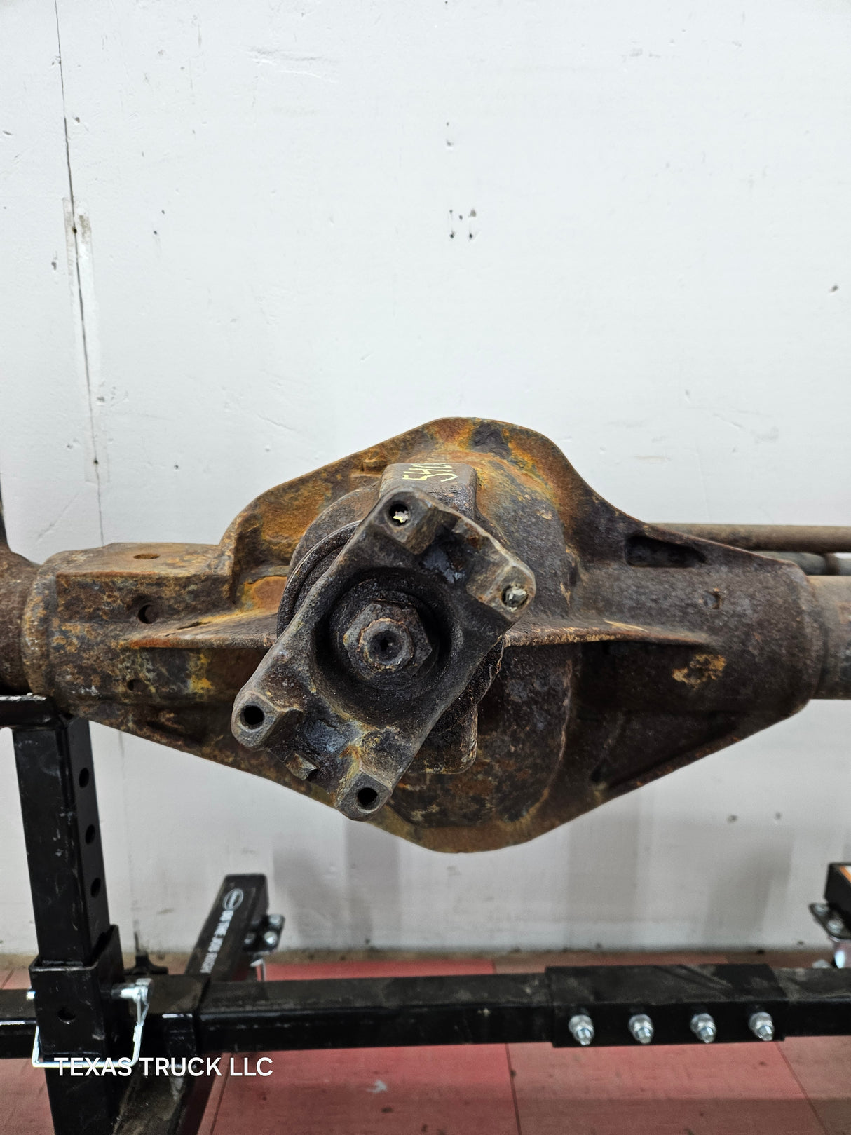 1999-2004 Ford Super Duty F250 F350 SRW Front Axle 3.73 Gear Ratio
