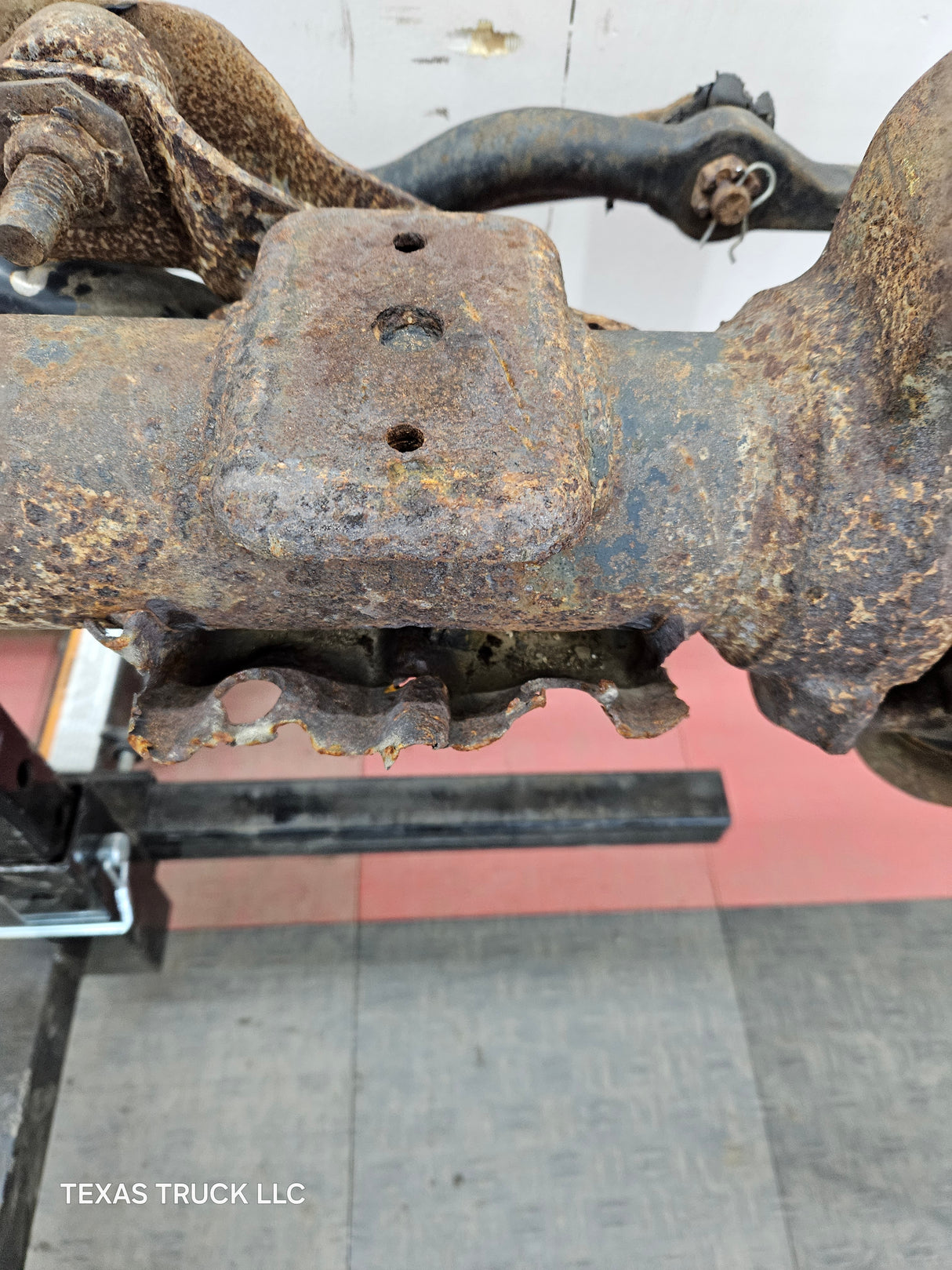 1999-2004 Ford Super Duty F250 F350 SRW Front Axle 3.73 Gear Ratio