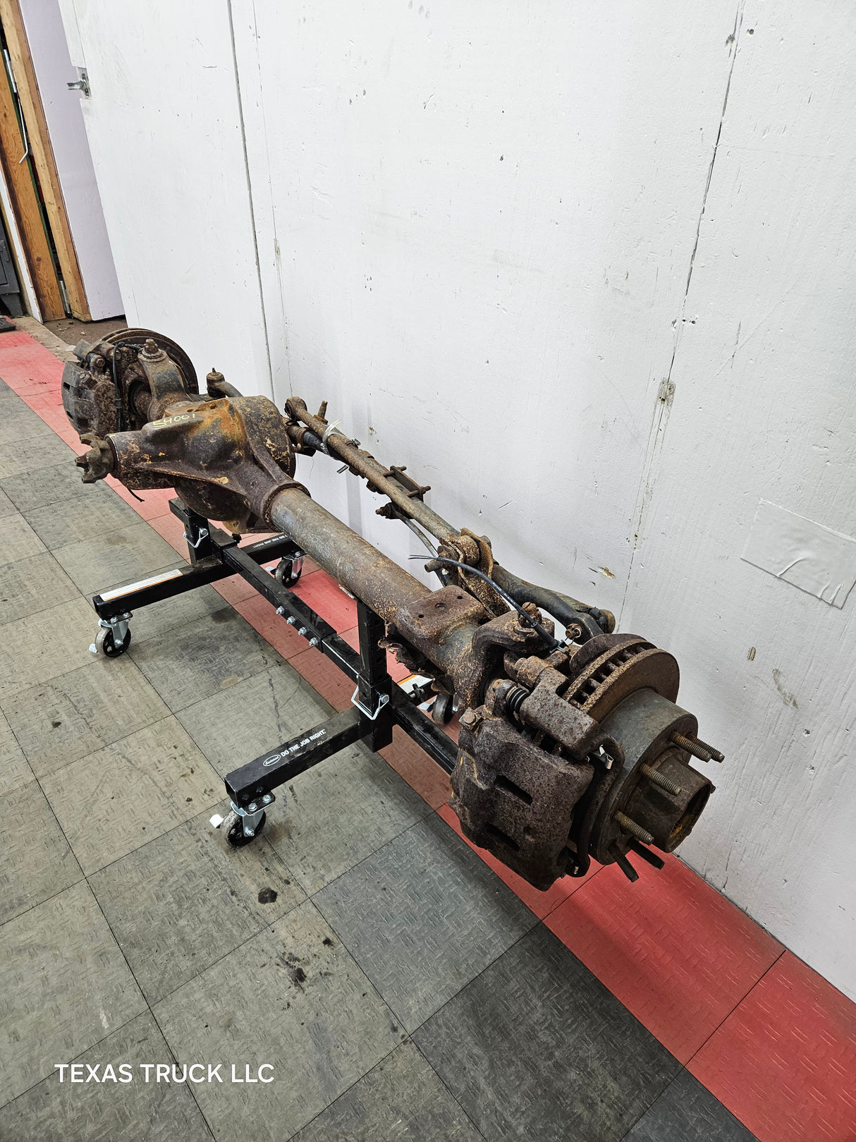1999-2004 Ford Super Duty F250 F350 SRW Front Axle 3.73 Gear Ratio