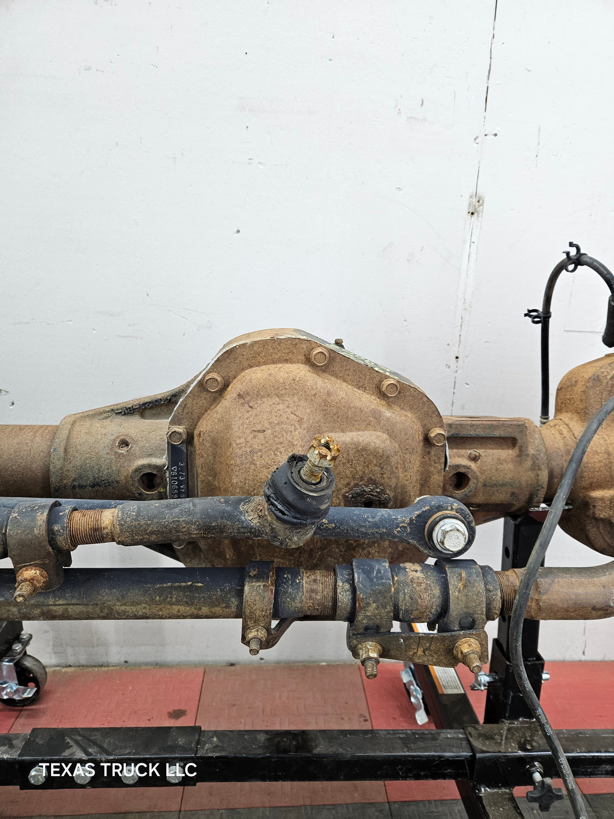 1999-2004 Ford Super Duty F250 F350 SRW Front Axle 3.73 Gear Ratio