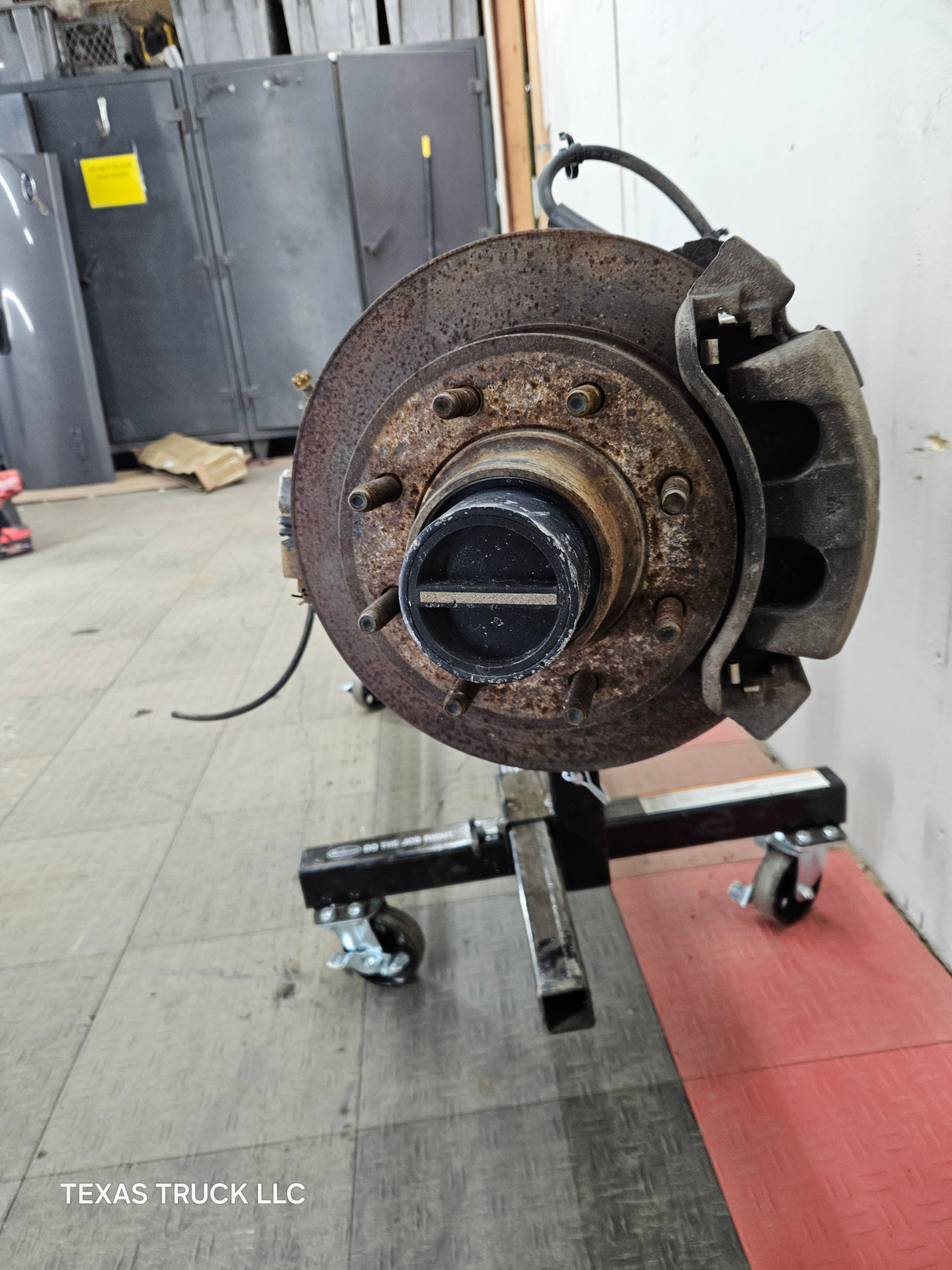 1999-2004 Ford Super Duty F250 F350 SRW Front Axle 3.73 Gear Ratio