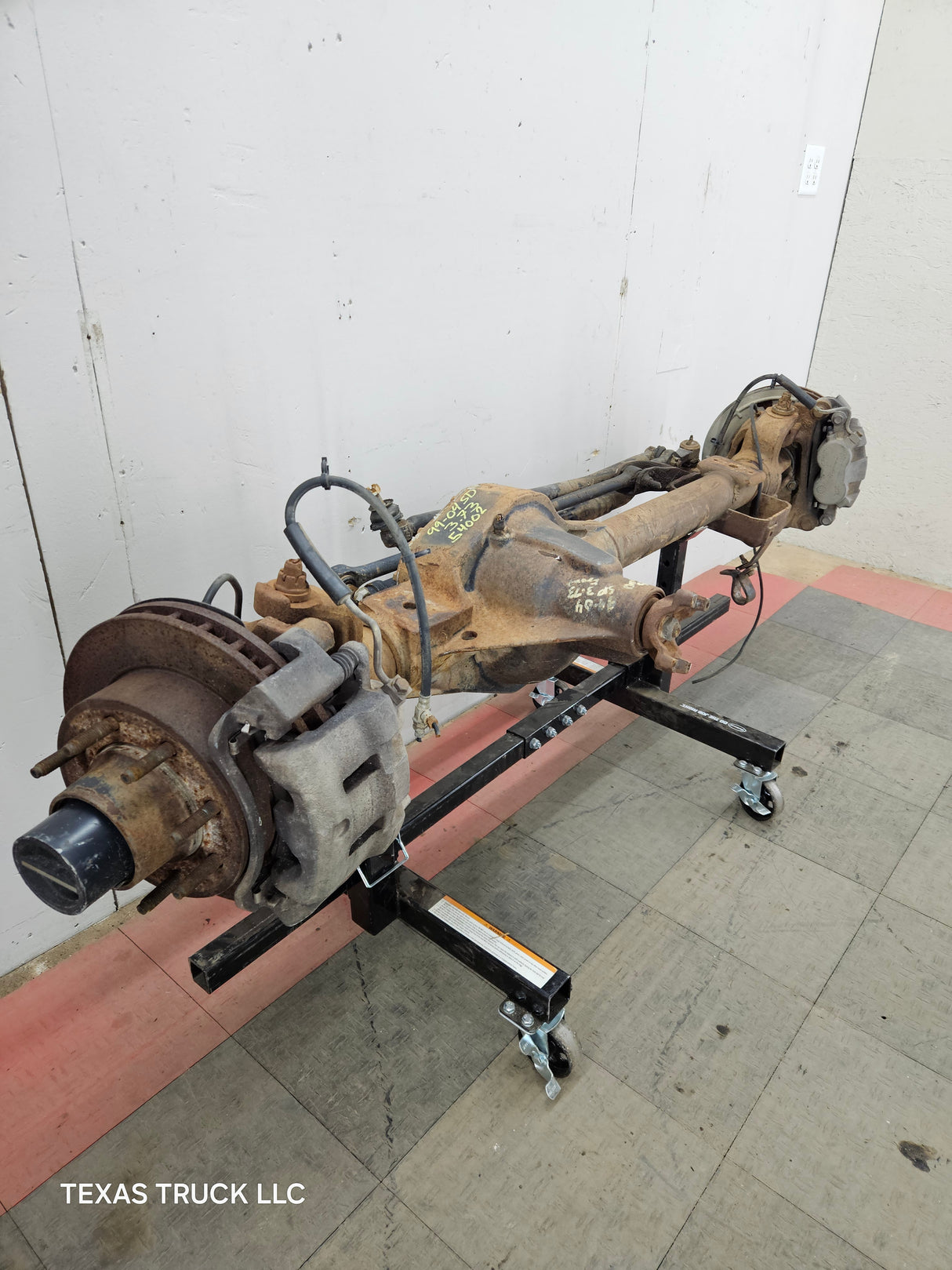 1999-2004 Ford Super Duty F250 F350 SRW Front Axle 3.73 Gear Ratio