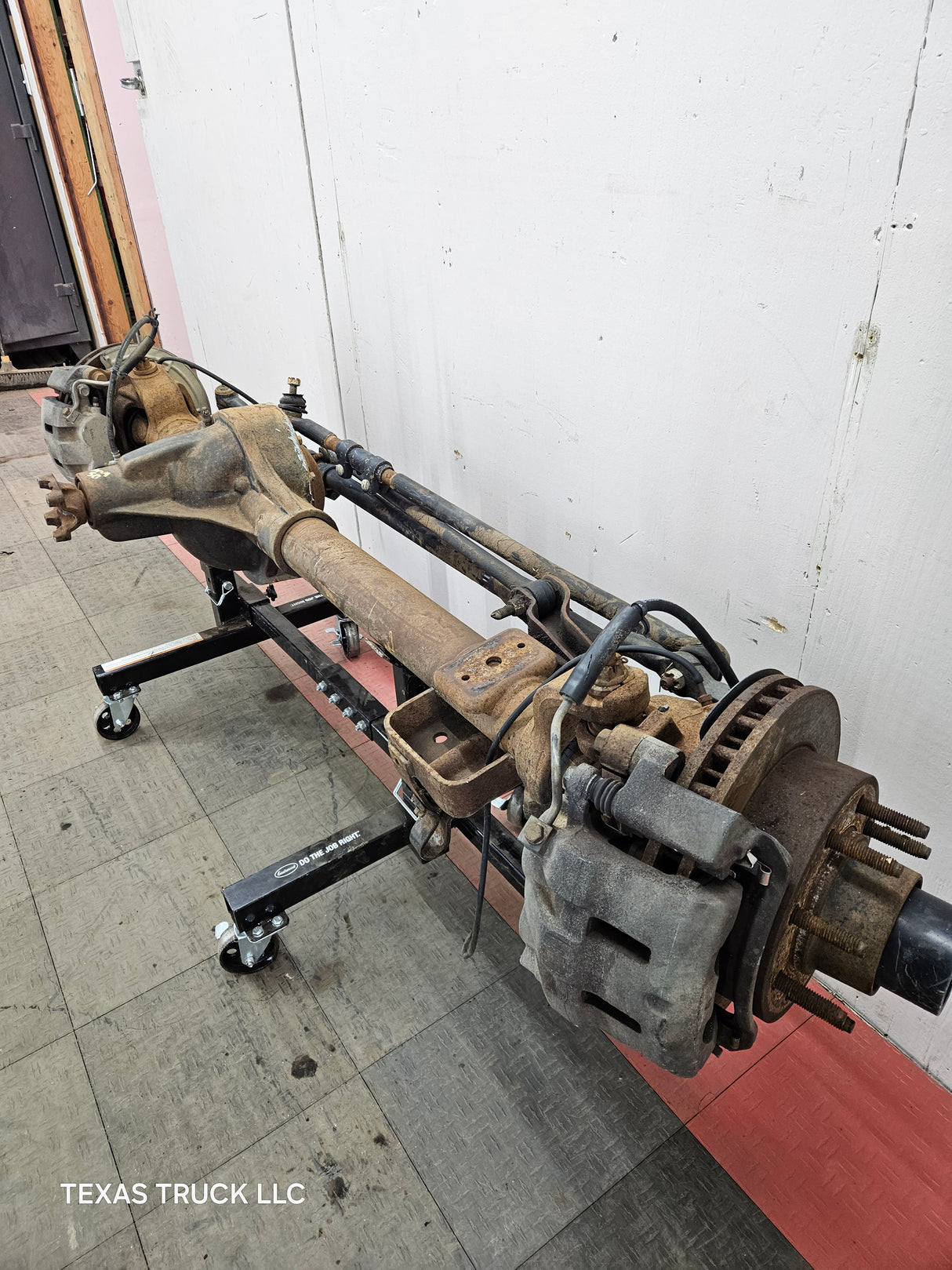 1999-2004 Ford Super Duty F250 F350 SRW Front Axle 3.73 Gear Ratio