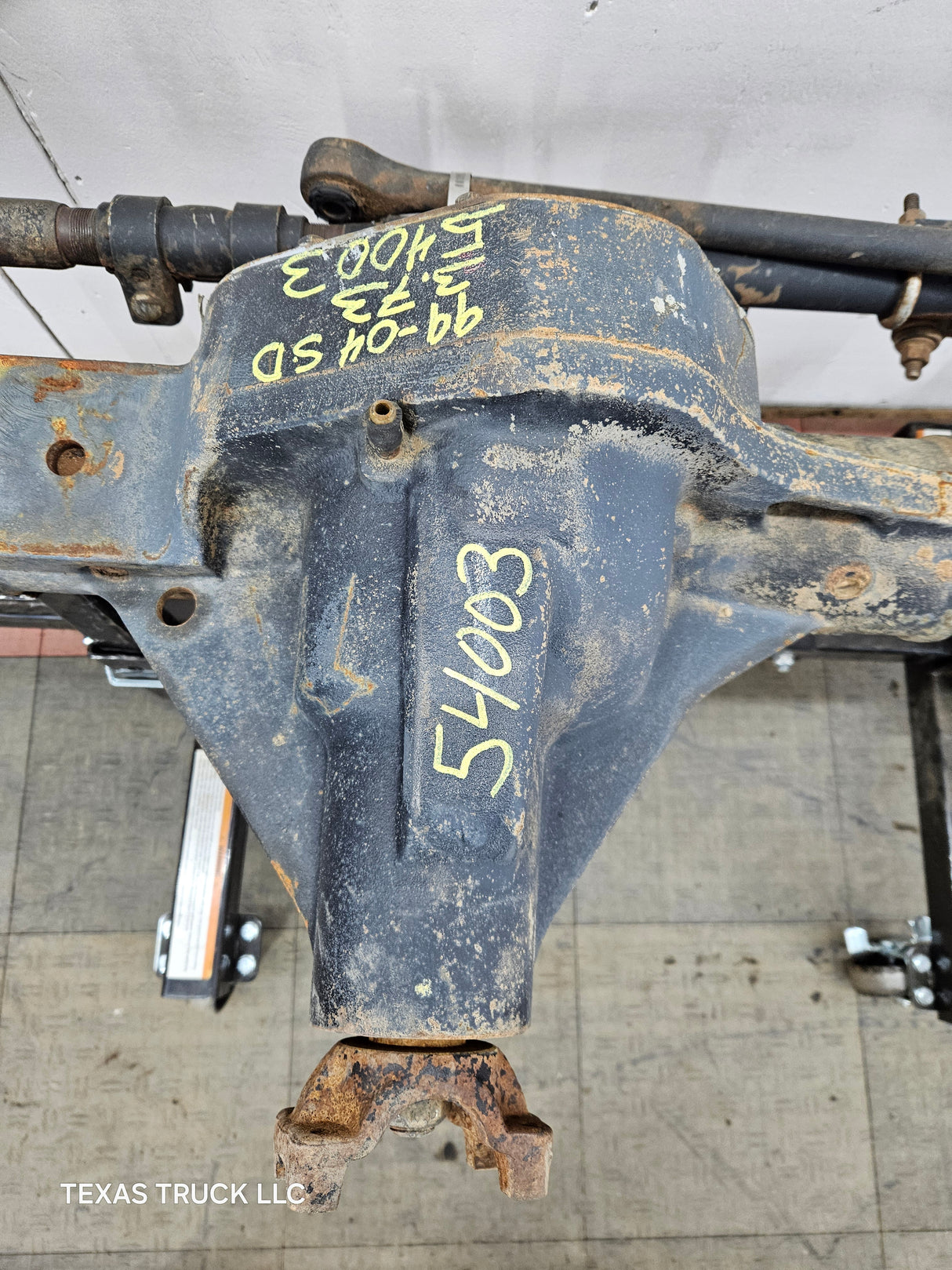 1999-2004 Ford Super Duty F250 F350 SRW Front Axle 3.73 Gear Ratio